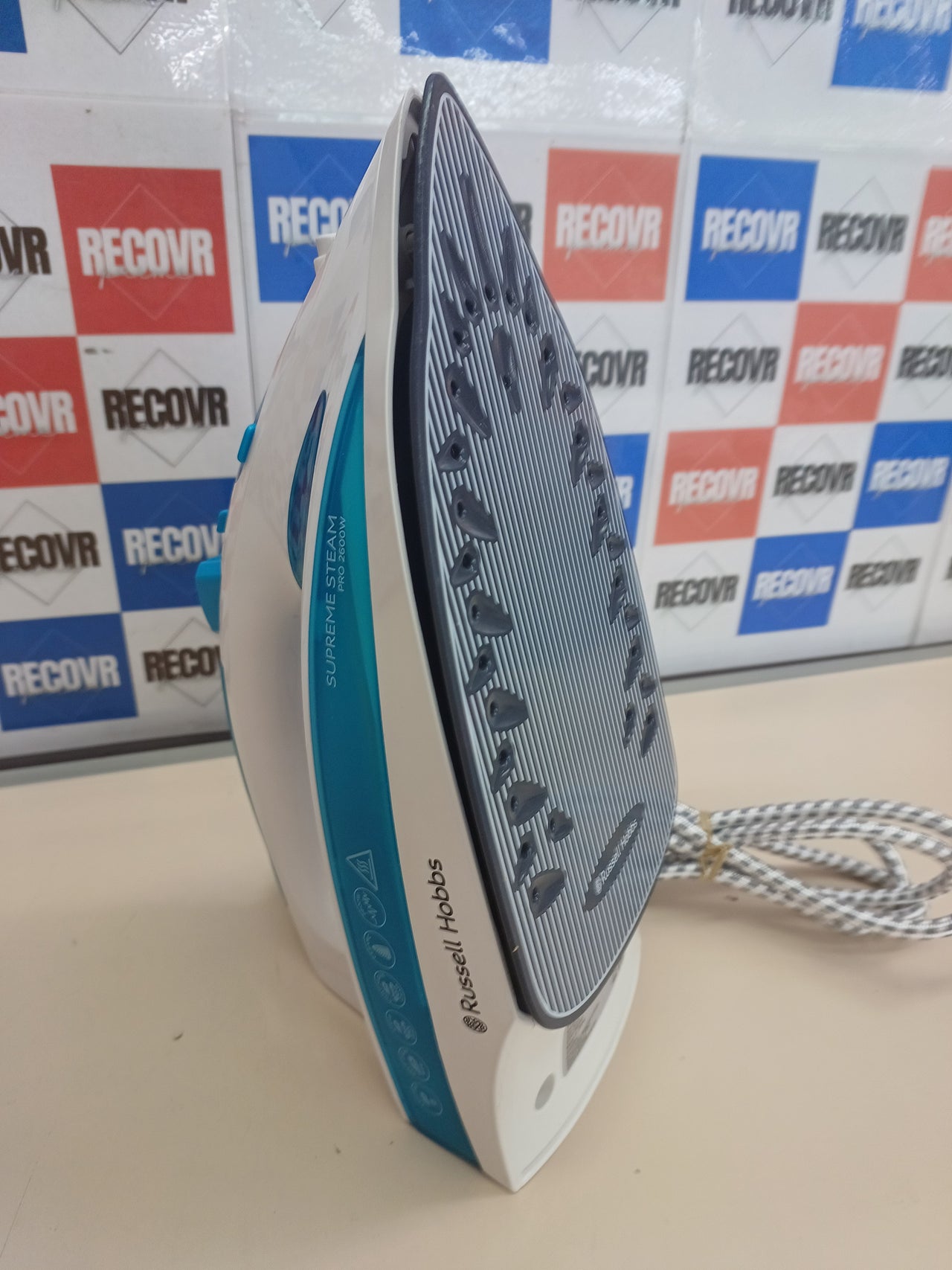 Plancha 2600W cerámica 210g vapor autolimpieza Russell Hobbs