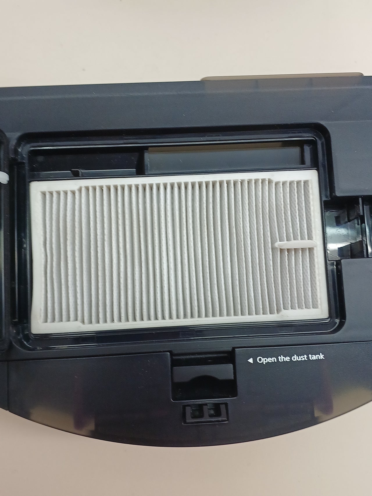 Robot aspirador con base autovaciado 4000 Pa – Eureka