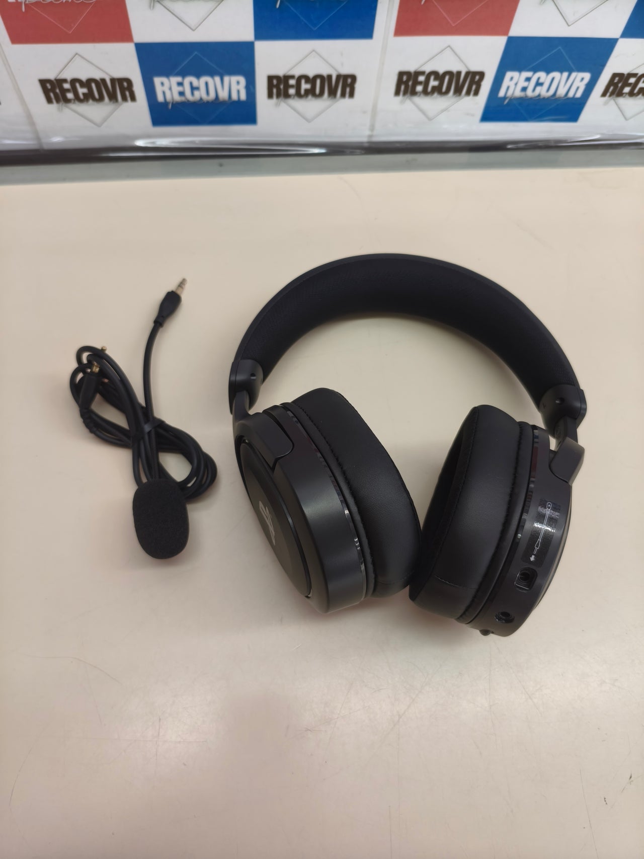 Auriculares gaming con licencia oficial para PS5 y PS4
