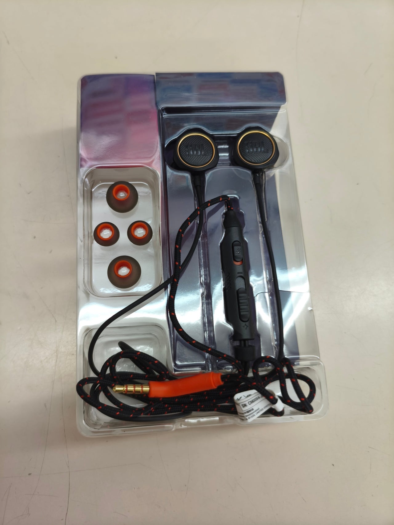 Auriculares gaming intraaurales con micrófono y control de sonido
