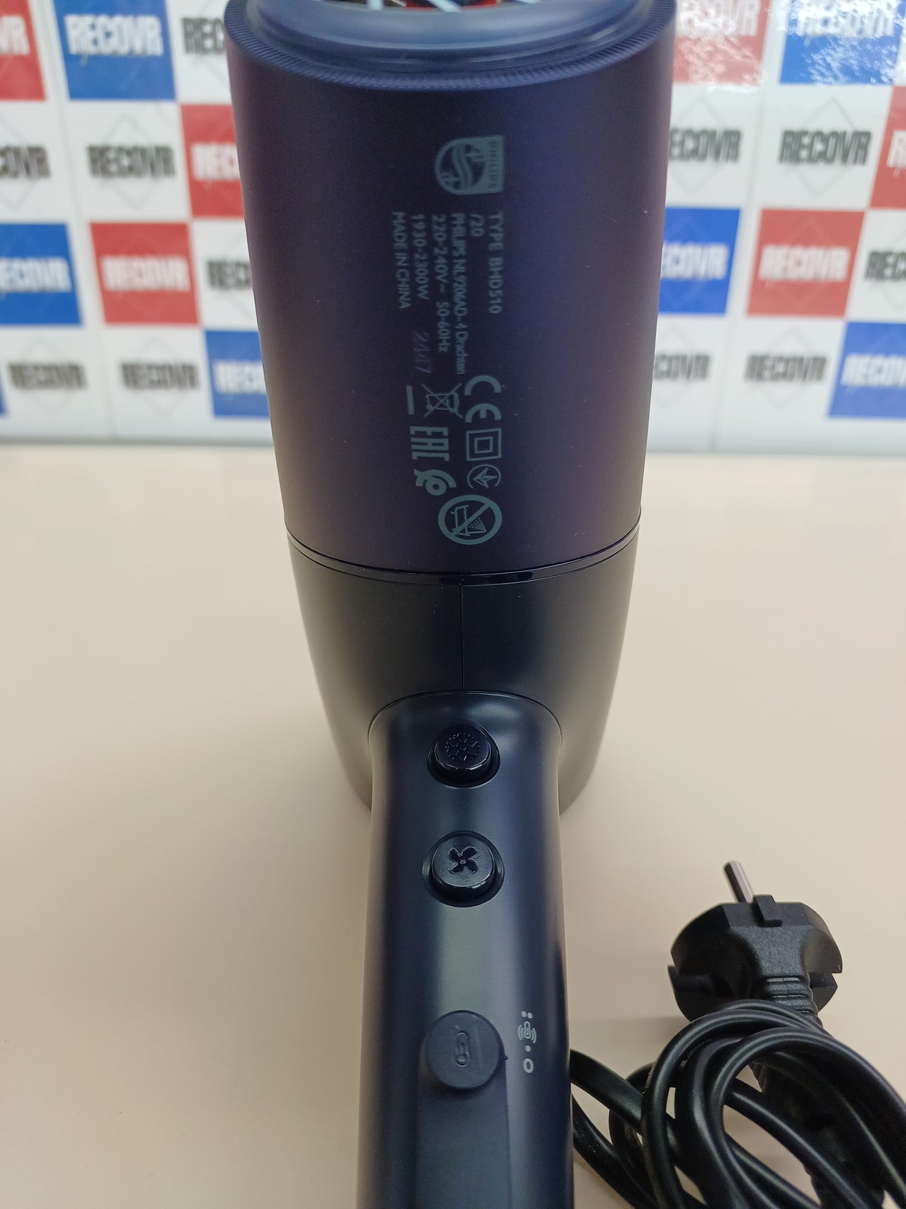 Philips Secador de Pelo Serie 5000, 2300w, con Tecnología ThermoShield, Boquilla UltraEstrecha, Boquilla Estrecha y Disfusor, BHD510/20, Negro