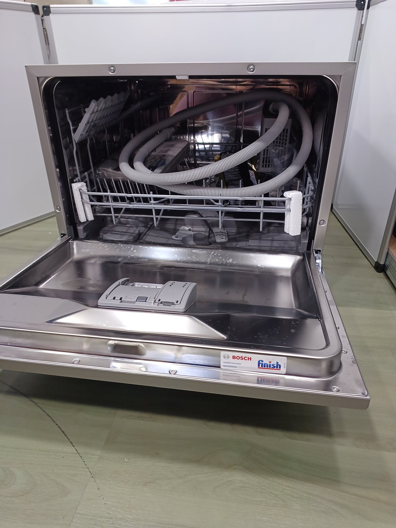 Bosch Elettrodomestici SKS62E38EU - Lavavajillas compacta, clase A, color plateado