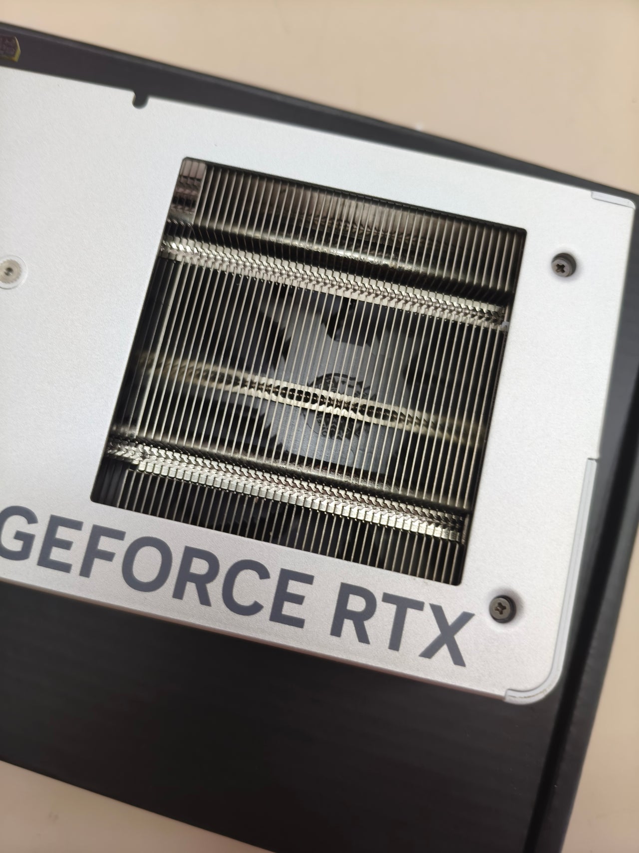 Tarjeta gráfica Gigabyte GeForce RTX 4060 AERO OC 8 GB