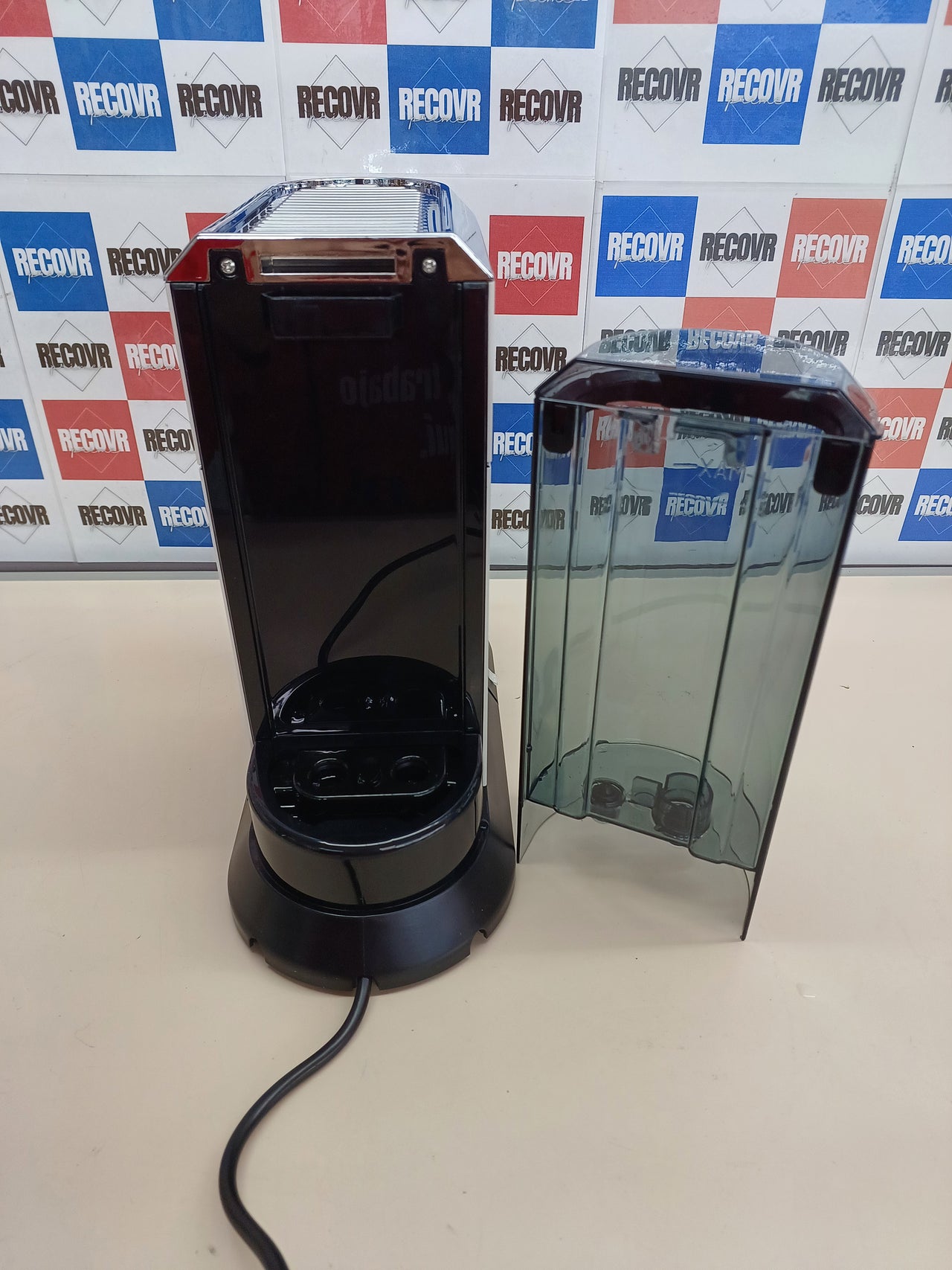 Cafetera Espresso De'Longhi Dedica EC685.W