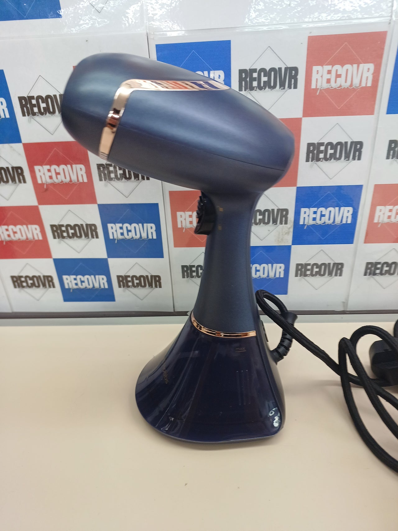 Plancha vertical 1800W vapor 32g con aroma - Russell Hobbs