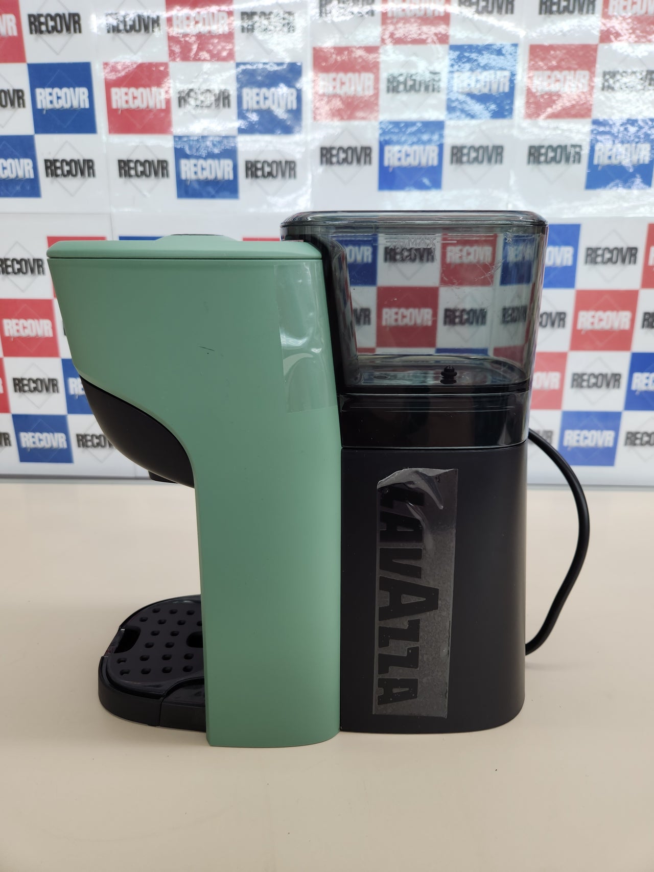 Cafetera 64 cápsulas 1450W 0,6 litros Tiny Eco verde ¡Tierra! Surtidas, cafetera expreso de plástico reciclad0, 220-240 V, 50/60 Hz,  Lavazza, A Modo Mio