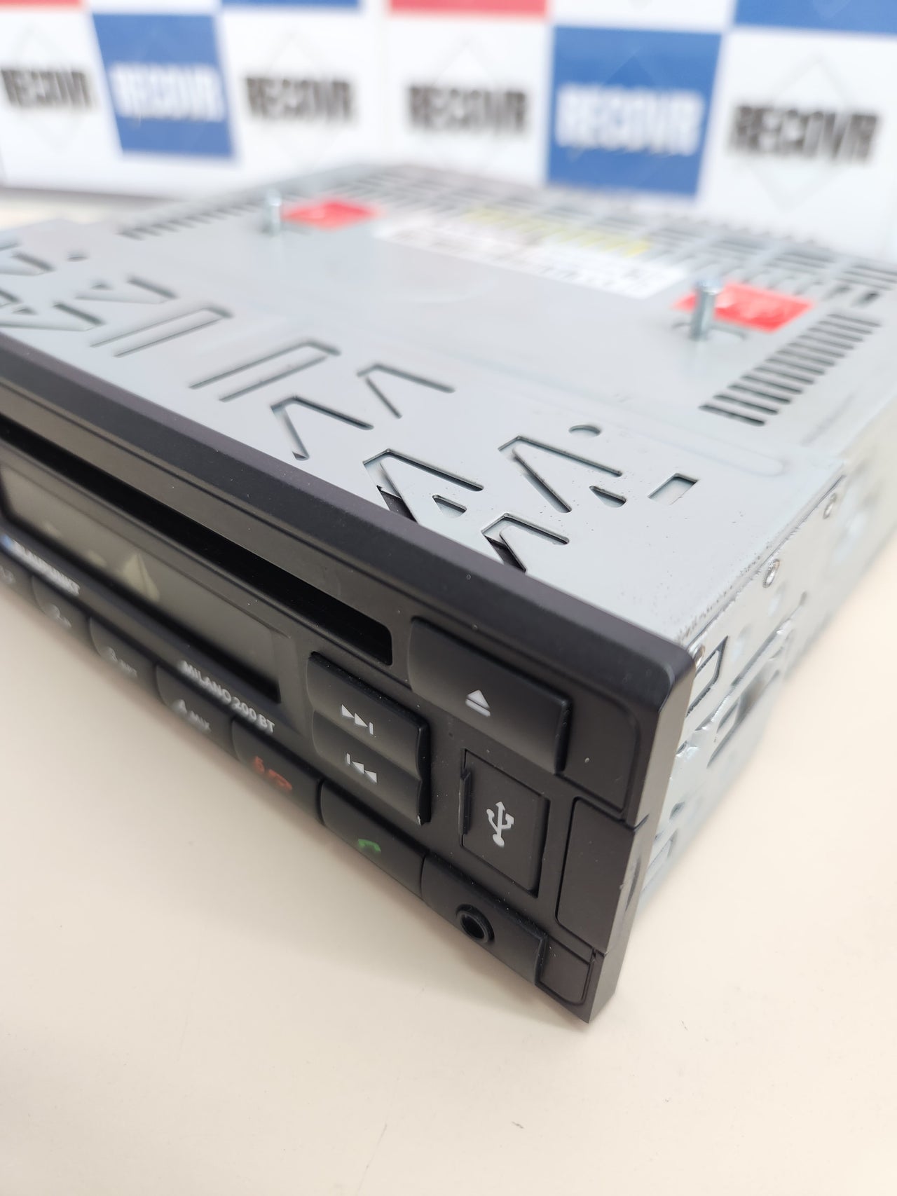 Autoradio Blaupunkt Milano 200BT con CD y USB