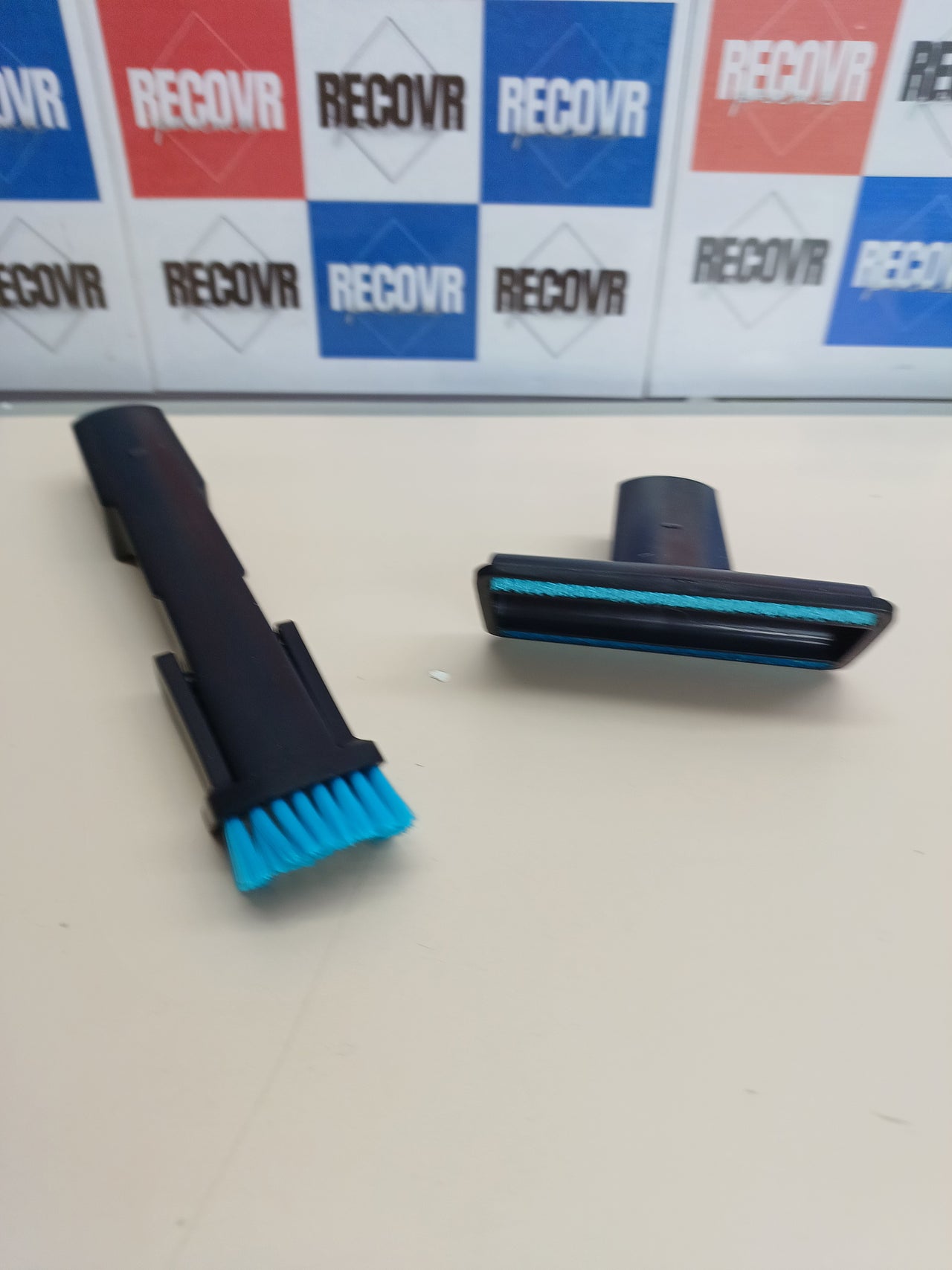 Aspiradora vertical sin cable 210W 20 kPa 40 min - Cecotec Scoba 2100 Jalisco