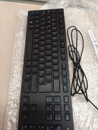 Teclado con cable USB Amazon Basics, español, negro mate