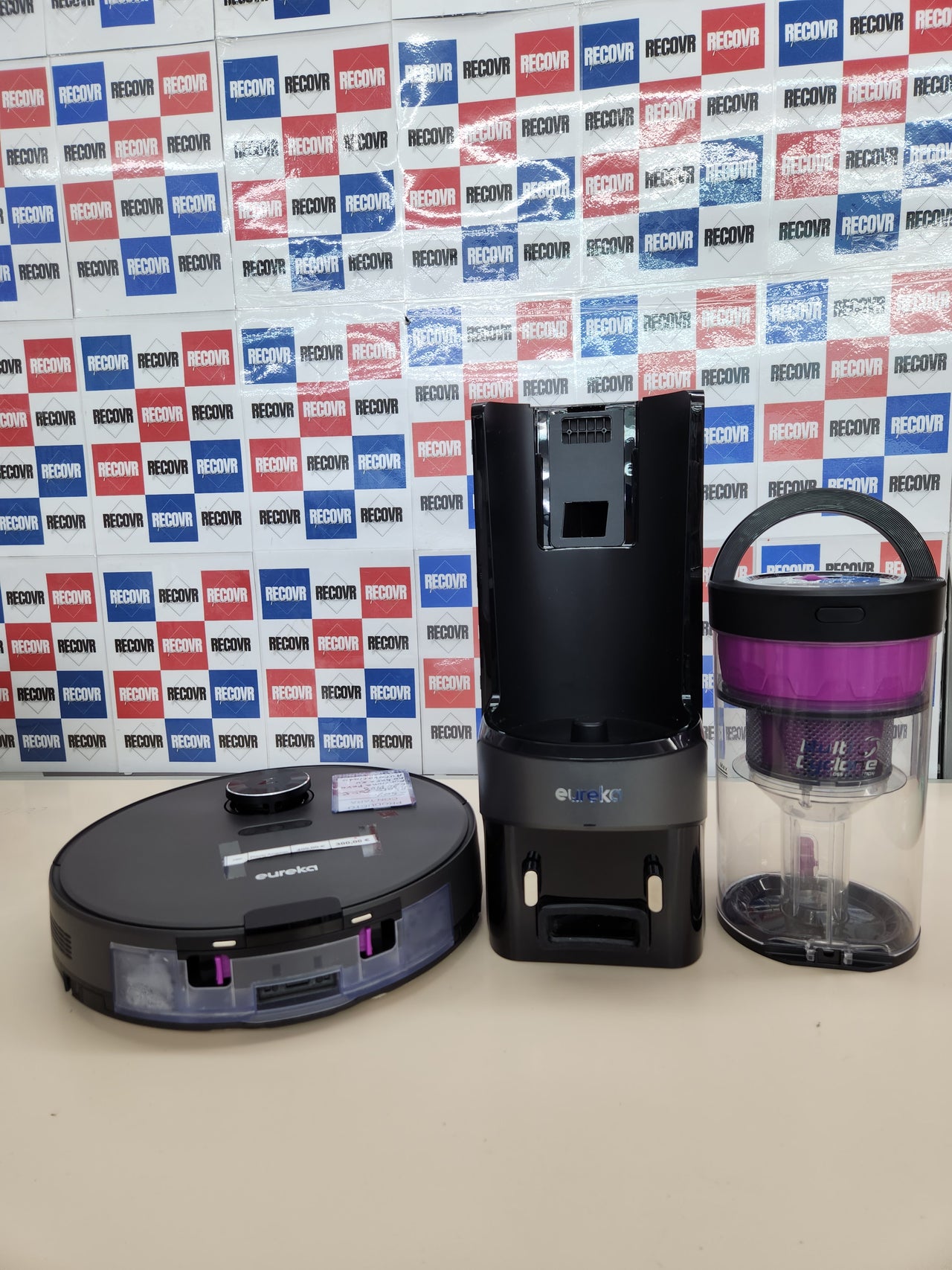 Robot Aspirador Eureka E20 Plus Autovaciado, 8000 Pa, Vaciado Automático de Polvo,180 Min de Duración de Batería,DuoDetect AI 3D Evitación de Obstáculos,para Alfombras y Pelo de Mascota, Negro