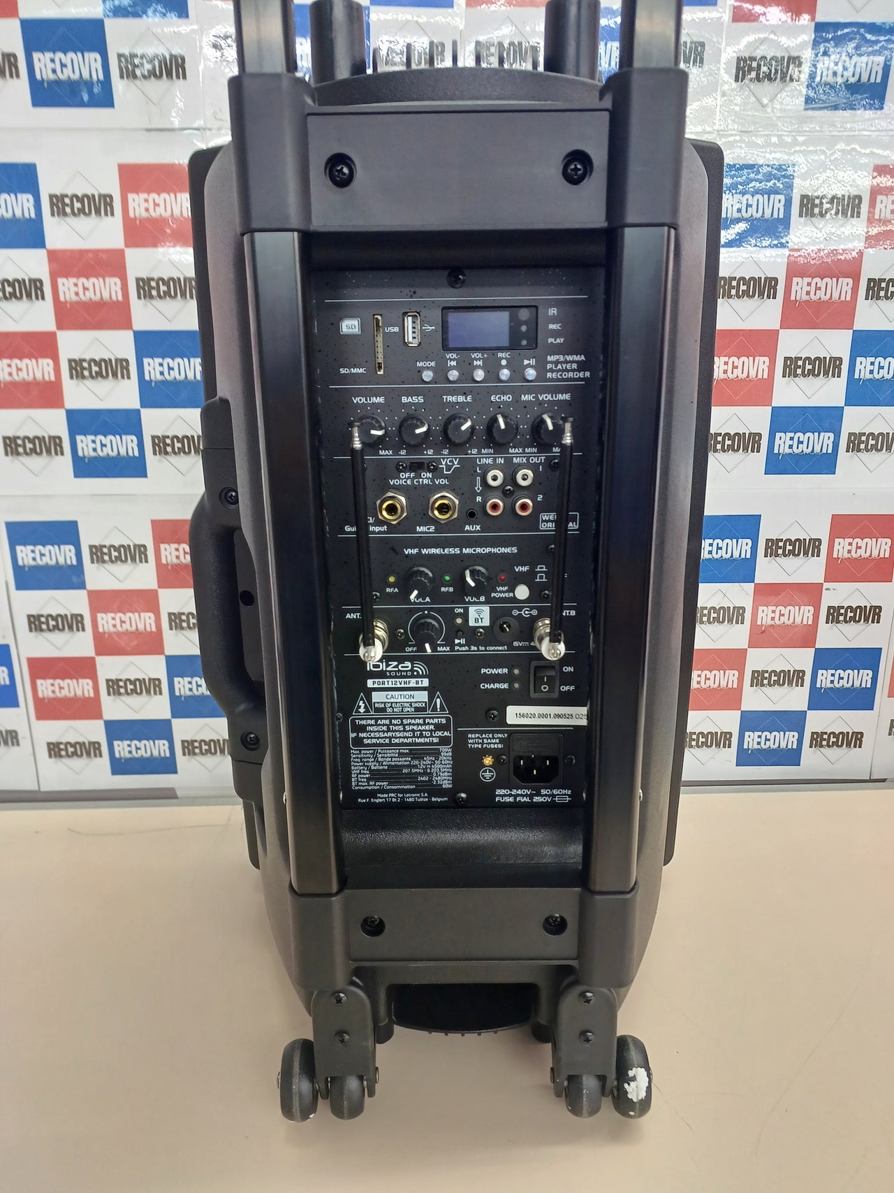Altavoz portátil 12” 700W Bluetooth con micrófonos Ibiza