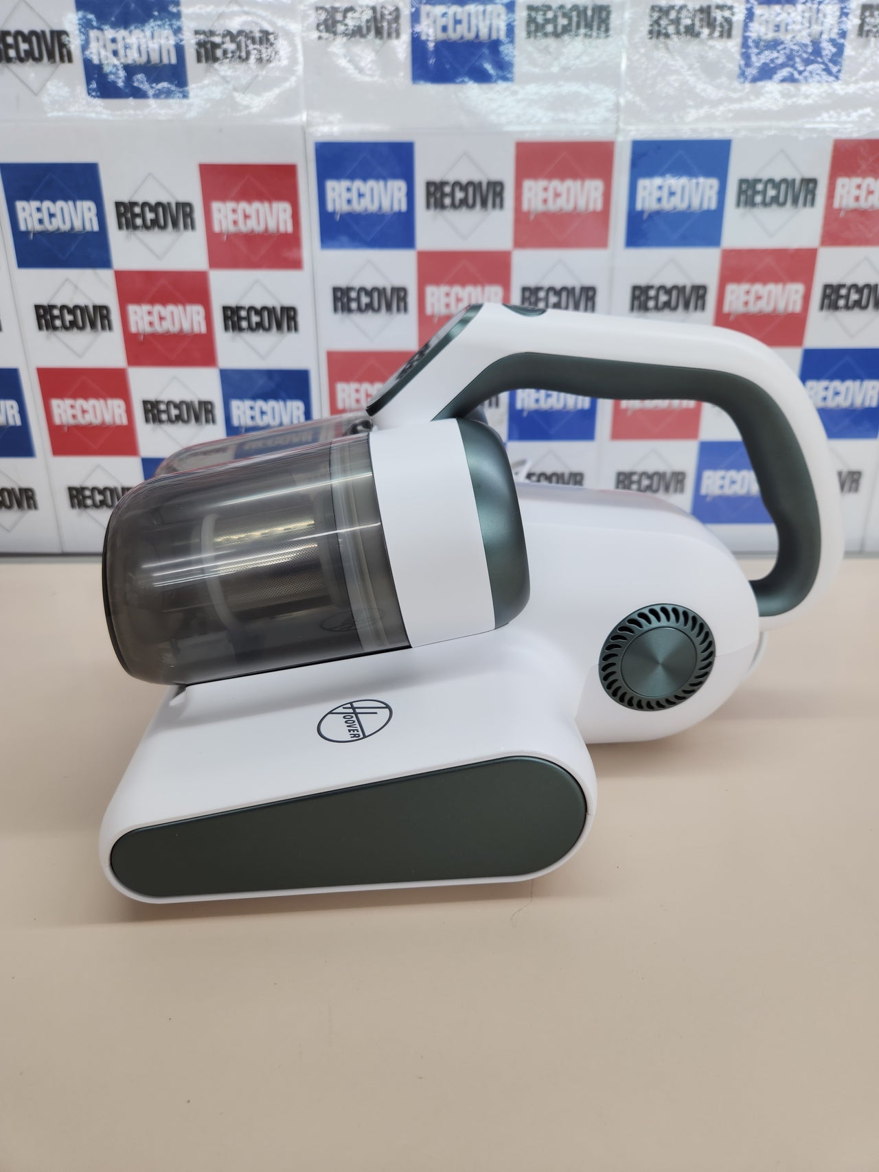 Hoover Ultravortex 2.0 Aspirador de Mano Especial Colchones con Sensor de Polvo, 4 en 1, Antiácaros y Antibacterias, Luz UV-C, Especial Alergias, Función Secado, Previene el Moho, Ligero [HMC510UV]