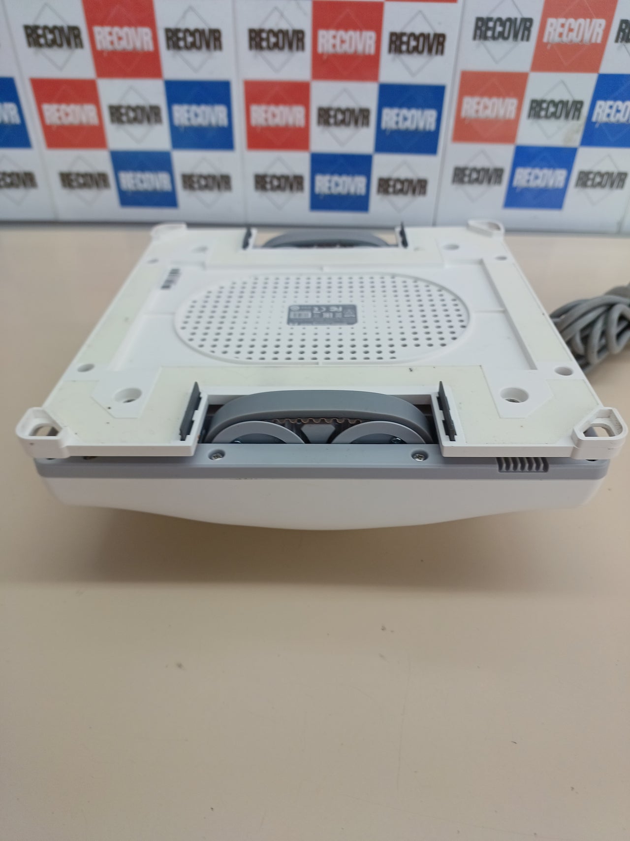 Robot limpiacristales y mopa para azulejos, espejos Hutt W8