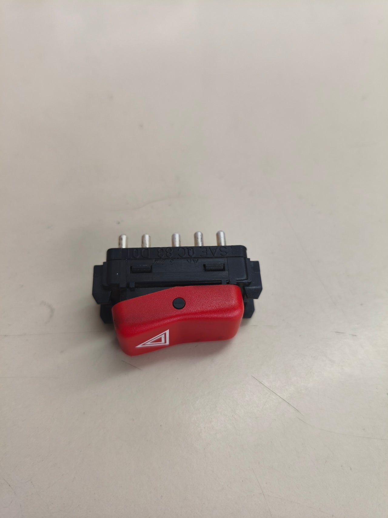 Interruptor de luces de emergencia Febi Bilstein 24198