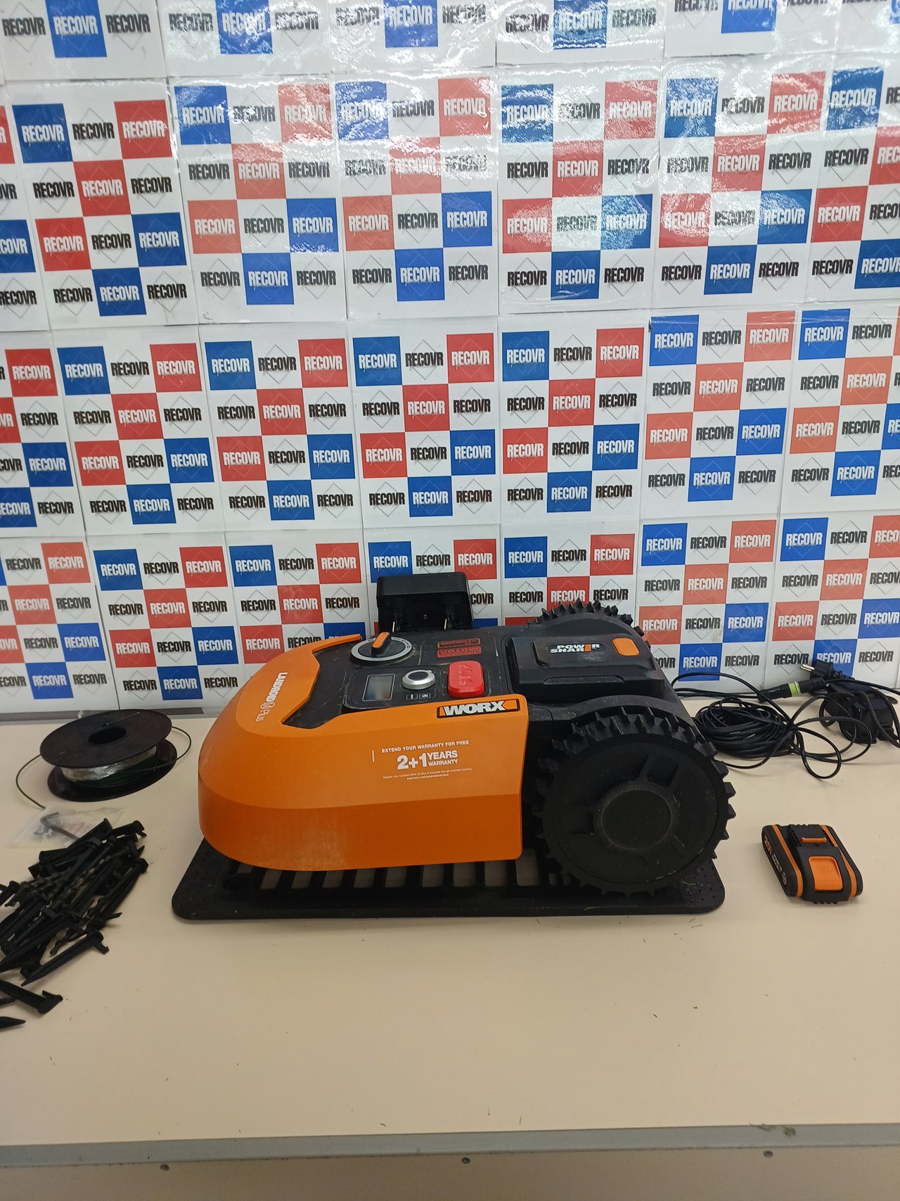 Robot cortacésped 20V hasta 500 m², navegación inteligente - WORX