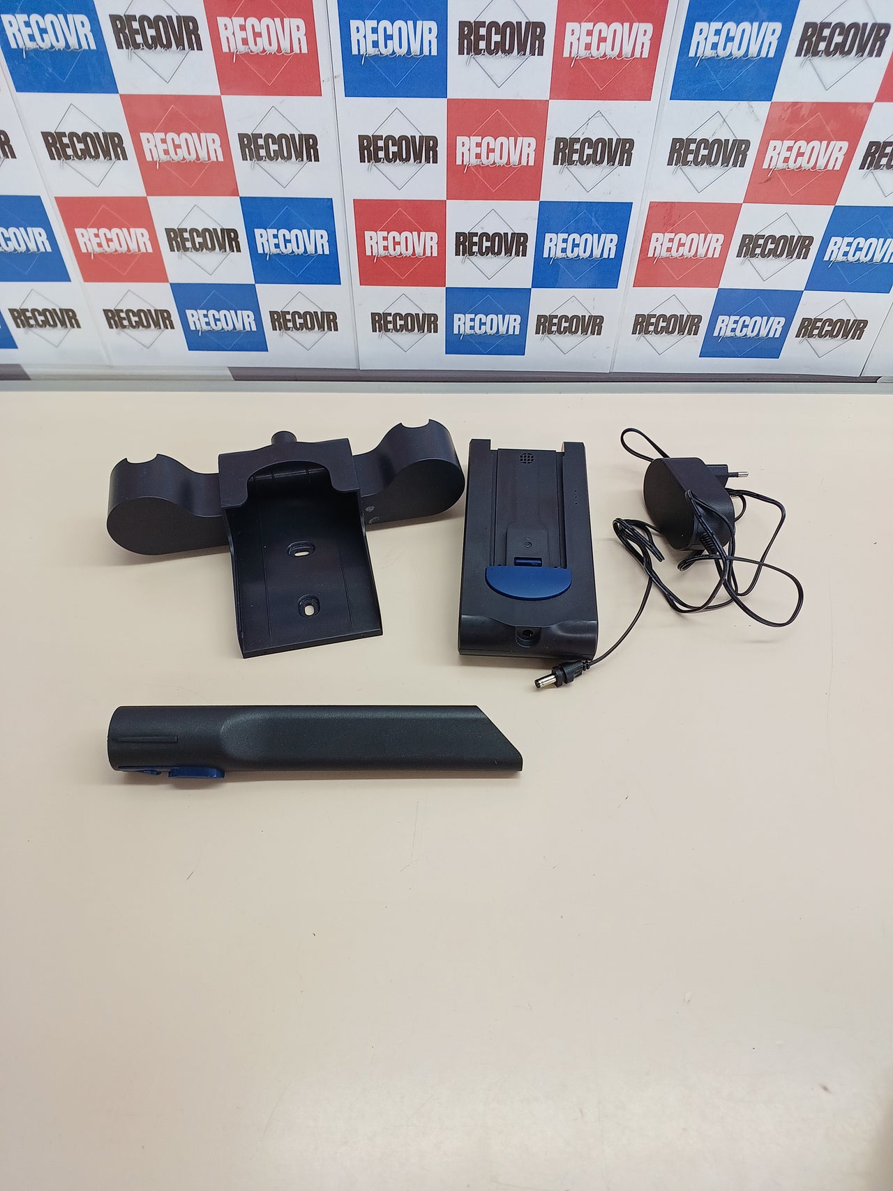 Aspiradora Escoba Cecotec Conga Rockstar RS50