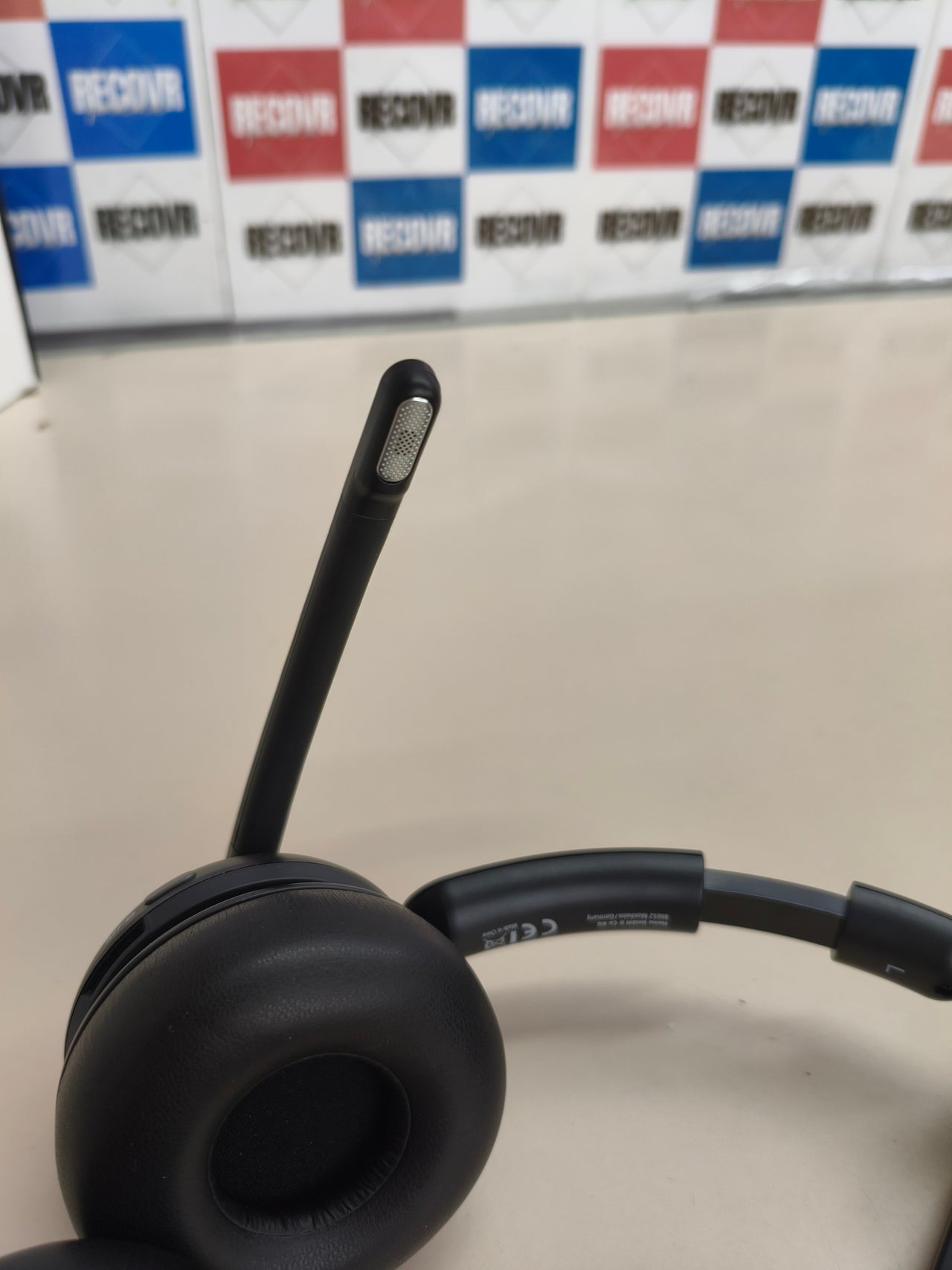 Auricular Bluetooth mono con base de carga para PC