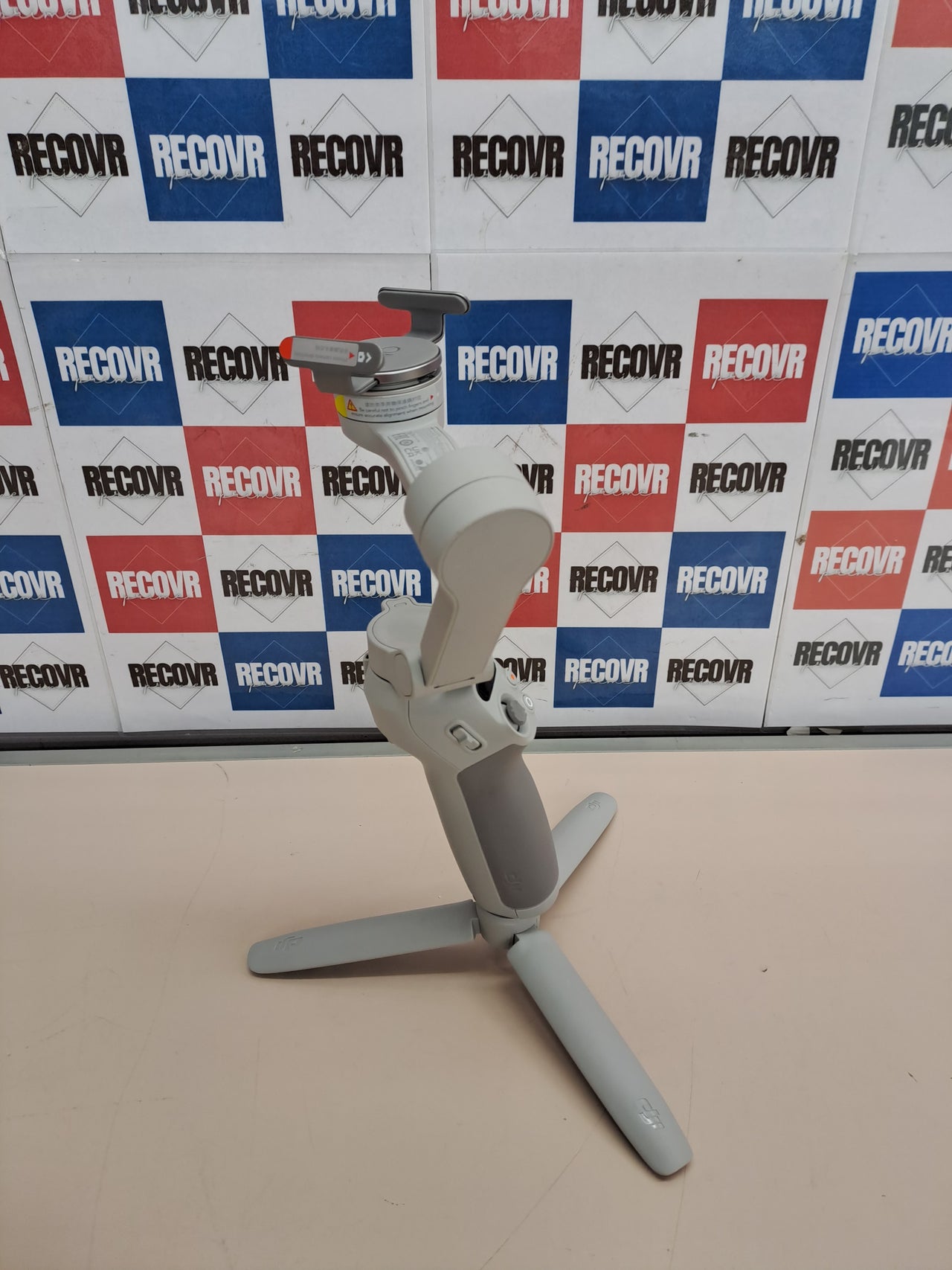 Estabilizador móvil 3 ejes plegable DJI Osmo Mobile SE
