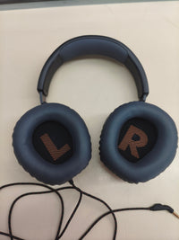 Auriculares gaming JBL Quantum 100 con micrófono desmontable.