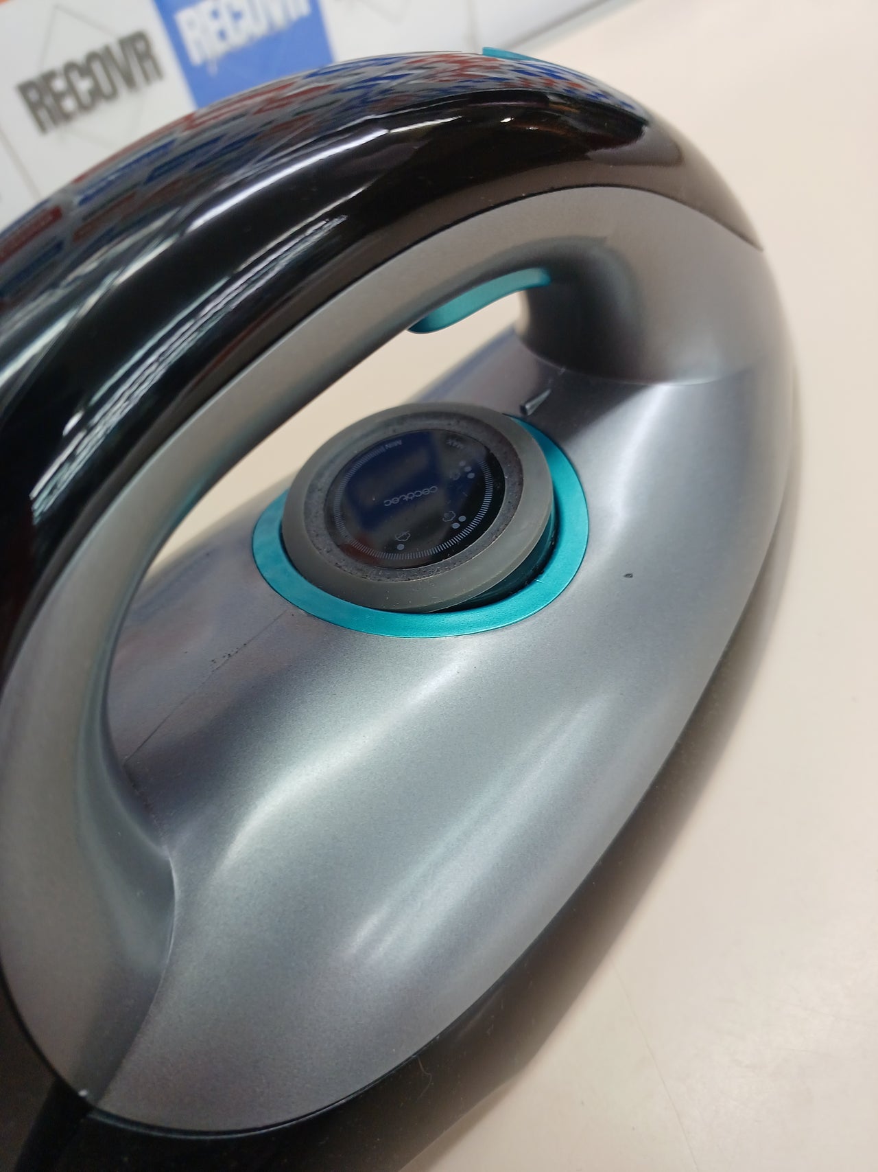 Centro planchado 2400 W vapor turbo - Cecotec Absolute