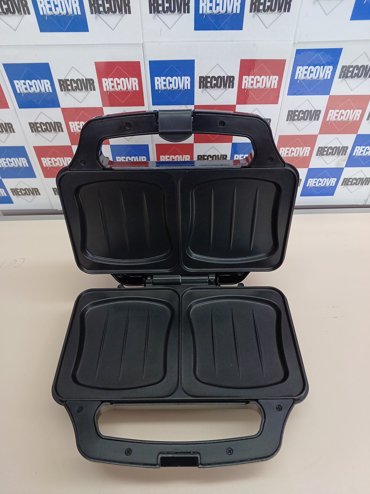Sandwichera XXL 900 W Emerio apta para todos los tamaños de tostadas, sin BPA, forma de concha, fácil de limpiar, queso no gotea, ganador de precios/rendimiento, prueba 03/2019,