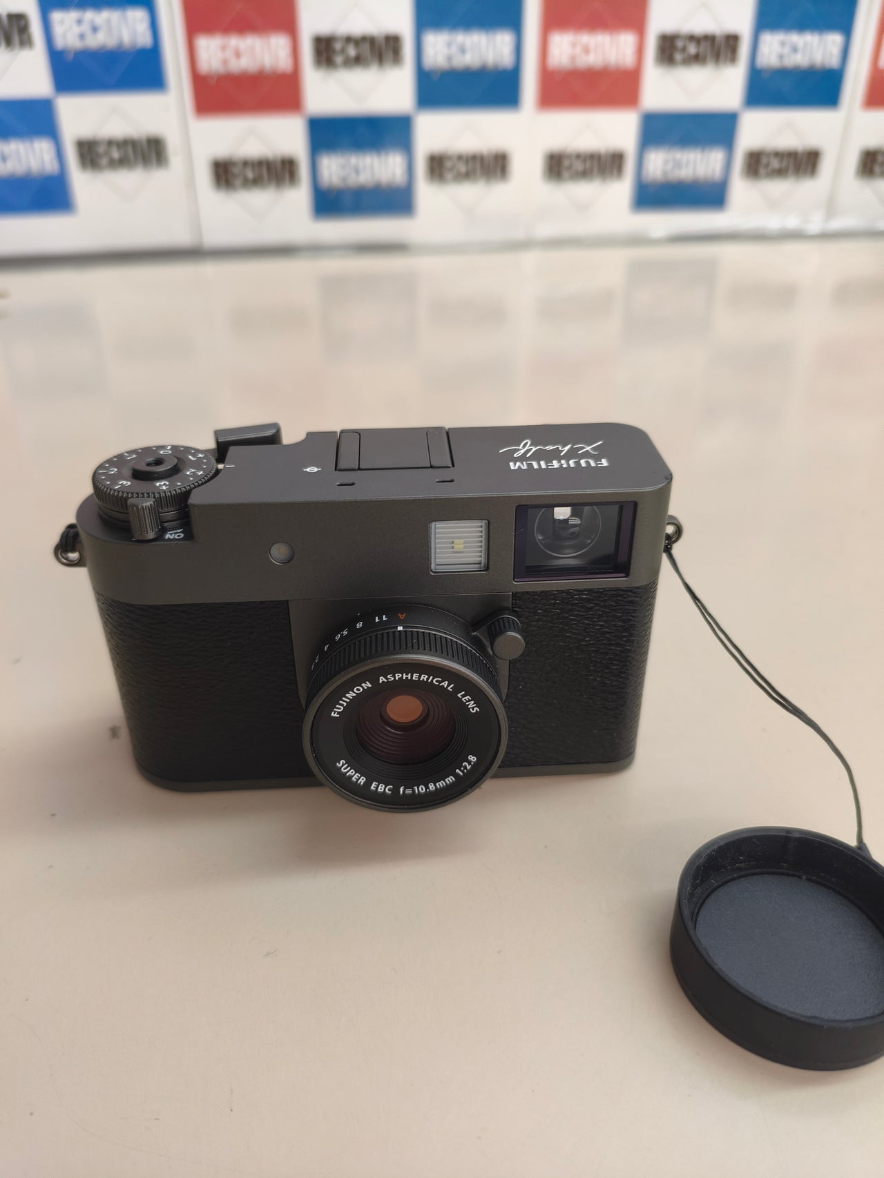 FUJIFILM X-HF1, cámara compacta, gris carbón