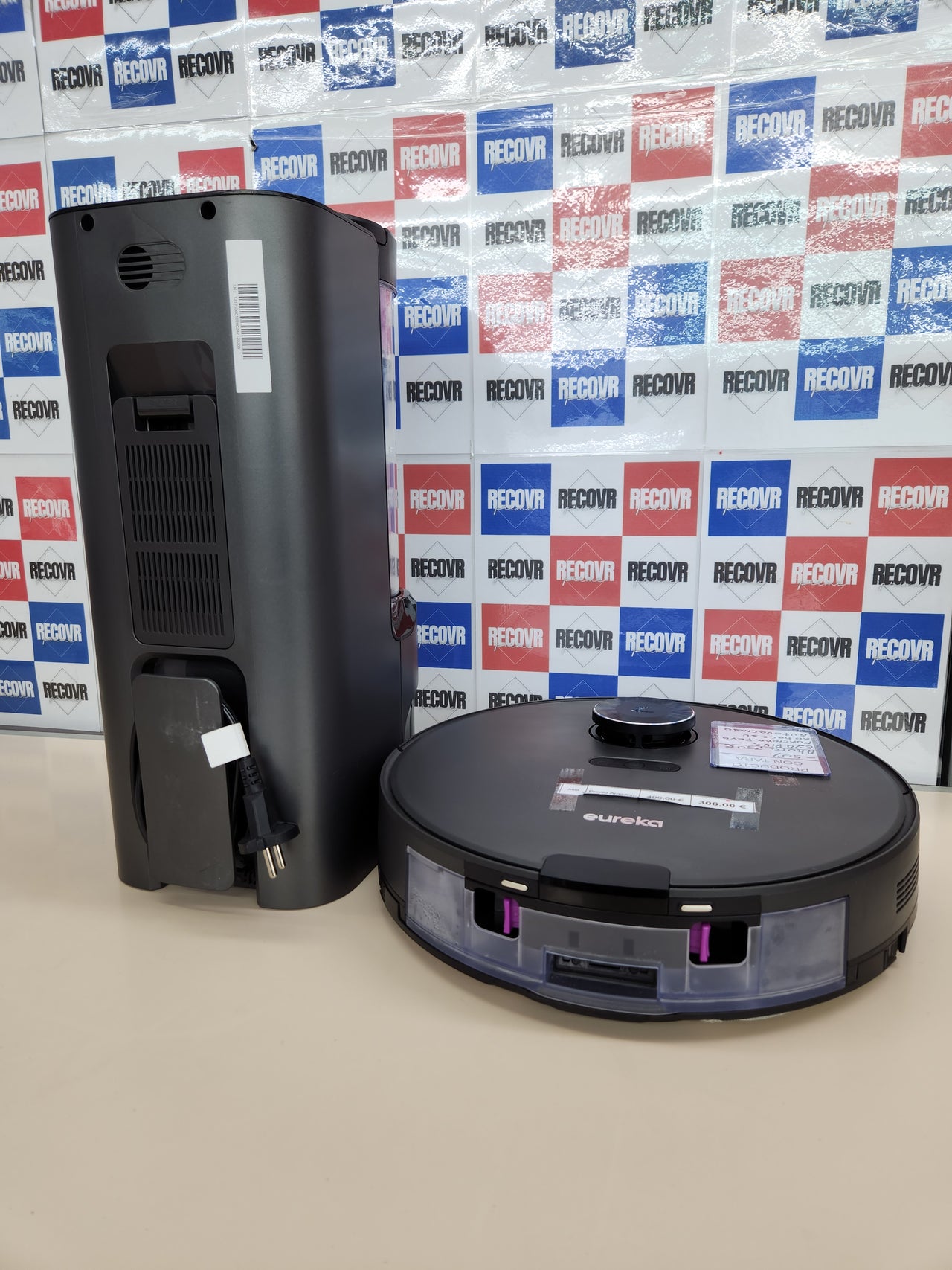Robot Aspirador Eureka E20 Plus Autovaciado, 8000 Pa, Vaciado Automático de Polvo,180 Min de Duración de Batería,DuoDetect AI 3D Evitación de Obstáculos,para Alfombras y Pelo de Mascota, Negro