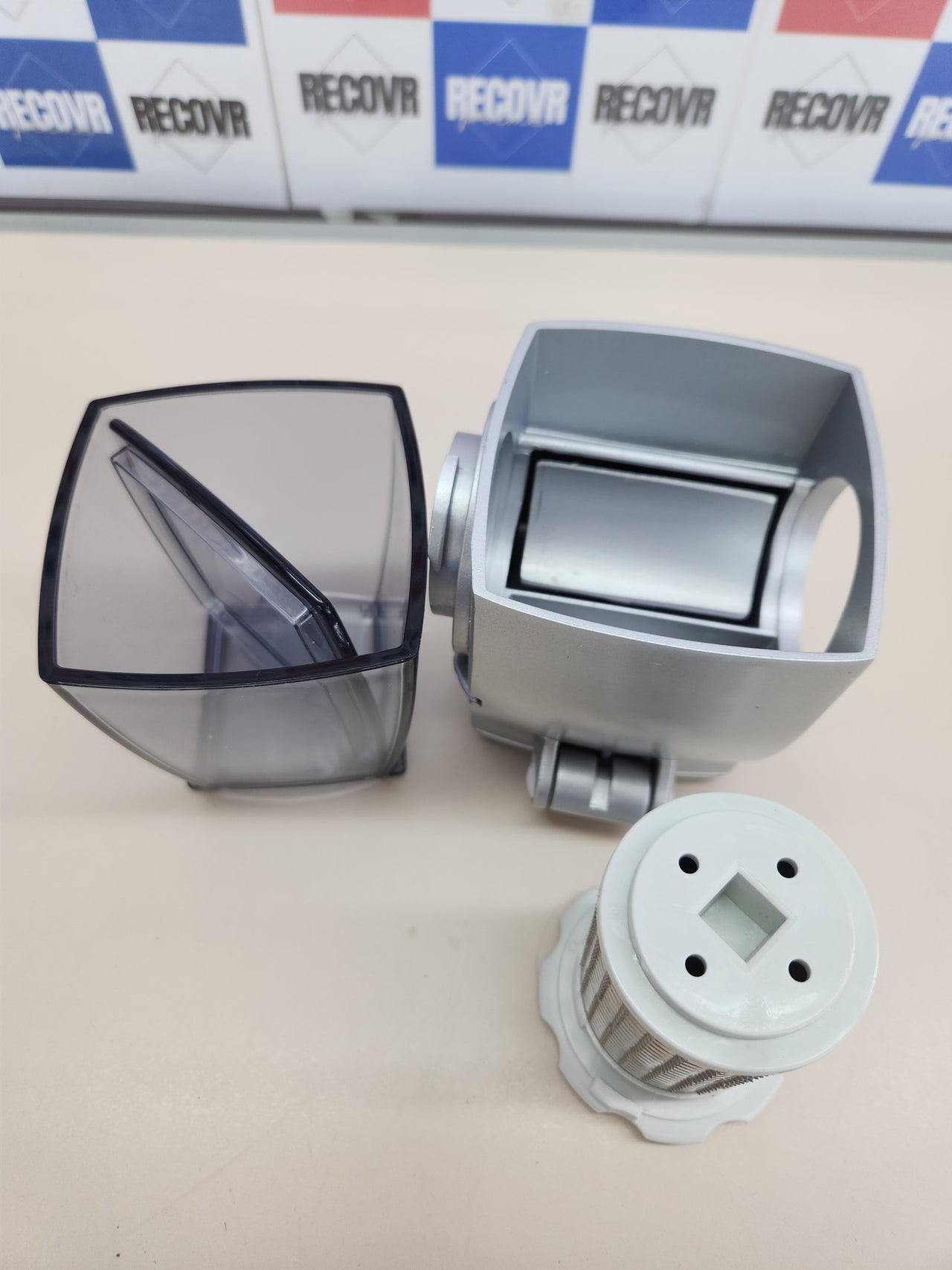 Rallador Eléctrico 150 W, Rodillo De Acero Inoxidable, Tolva De Aluminio, Recipiente Extraíble Con Tapa Frescura, Sistema De Seguridad,  Imetec Grattugissima