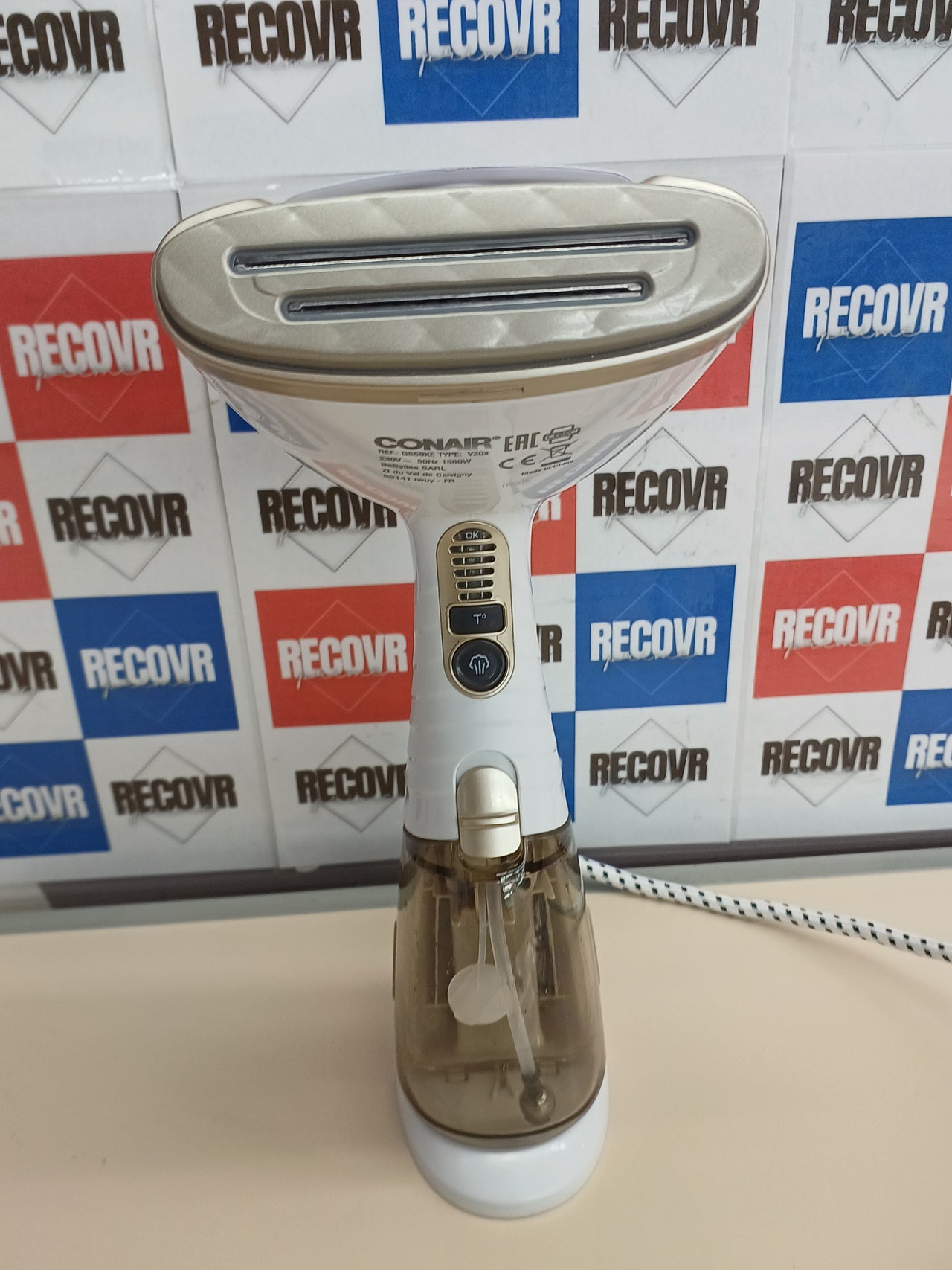 Plancha vapor vertical 1560W 20 min tanque 230 ml - Conair GS59XE