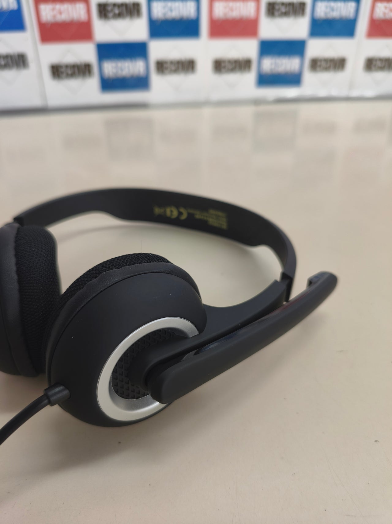 Auriculares de oficina con micrófono y jack 3,5 mm