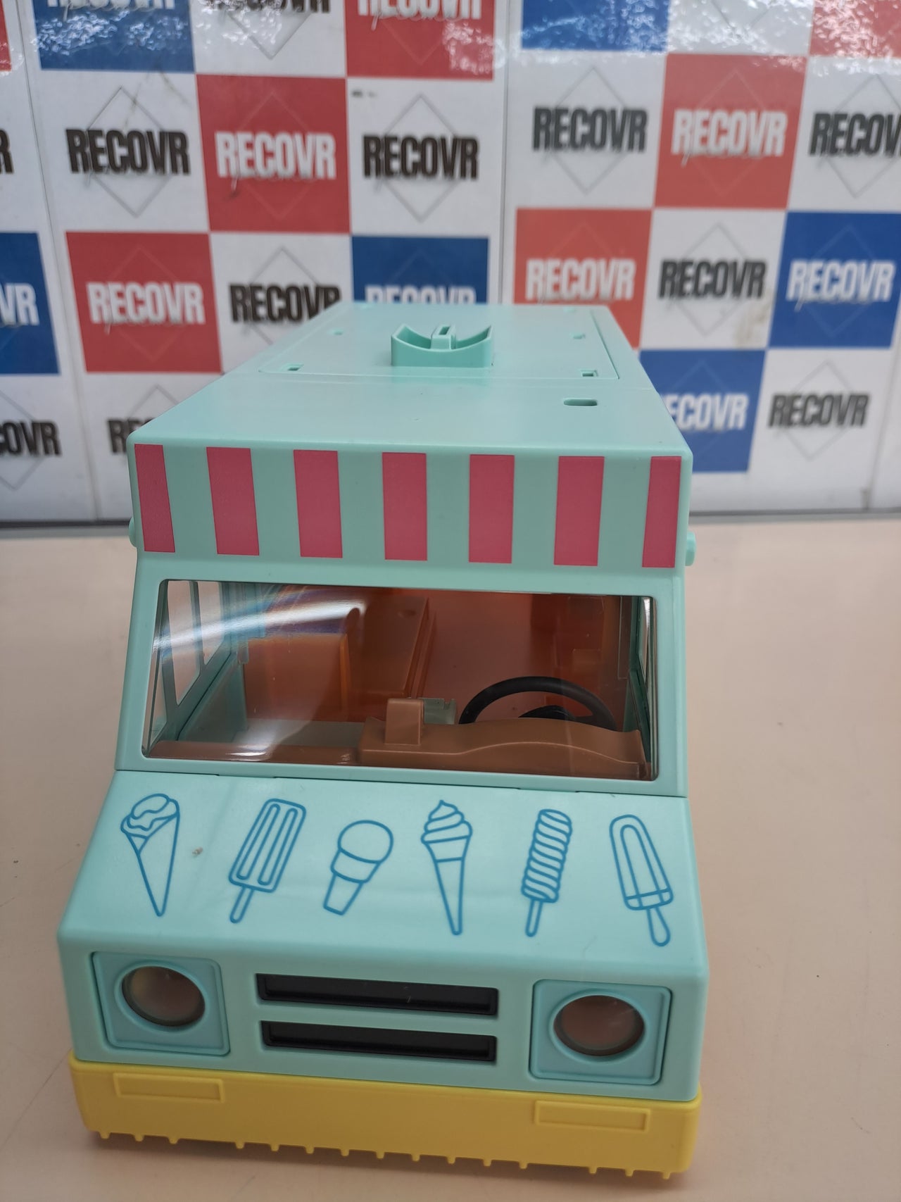 PLAYMOBIL Camioneta de Helados con Tienda de Surf