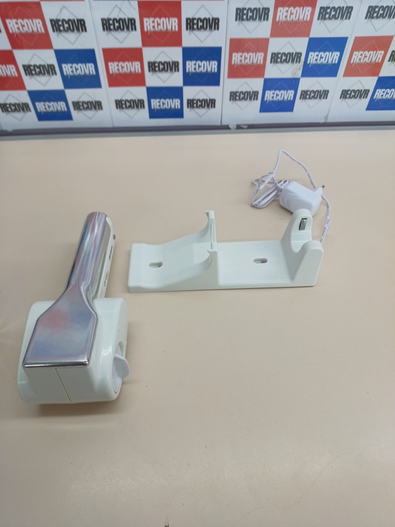 Rallador Inalámbrico Acero 1500mAh Blanco Ariete.