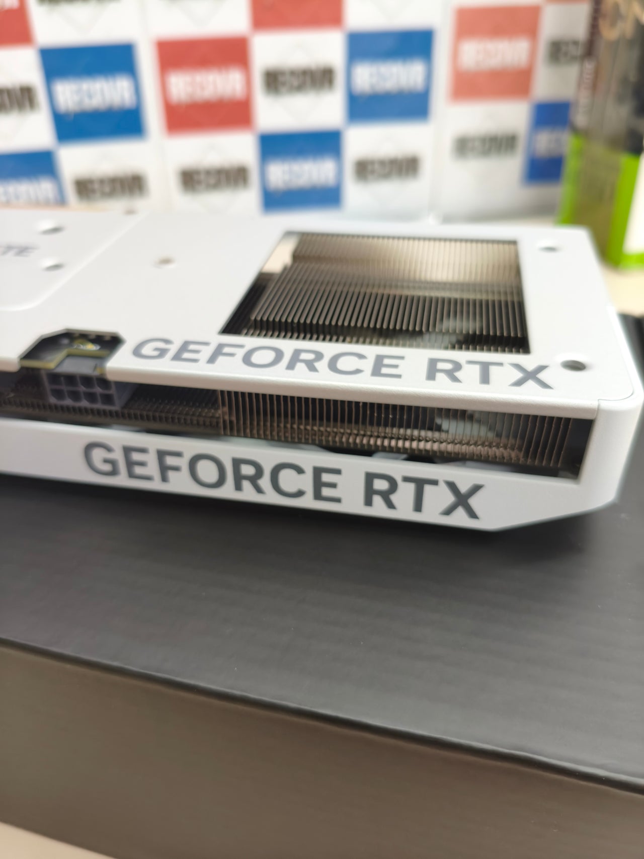 Tarjeta gráfica Gigabyte GeForce RTX 4060 AERO OC 8 GB