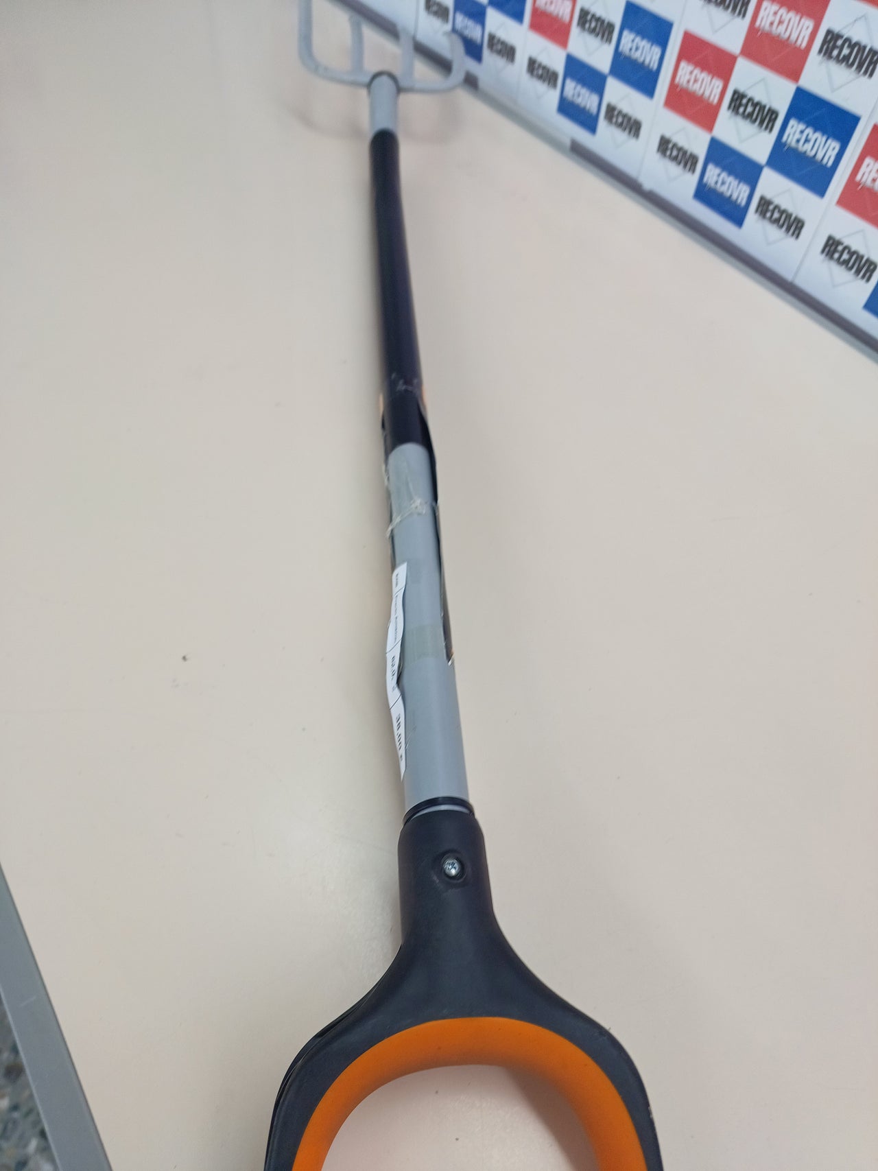 Horca de jardín 4 púas 120 cm – Fiskars Xact