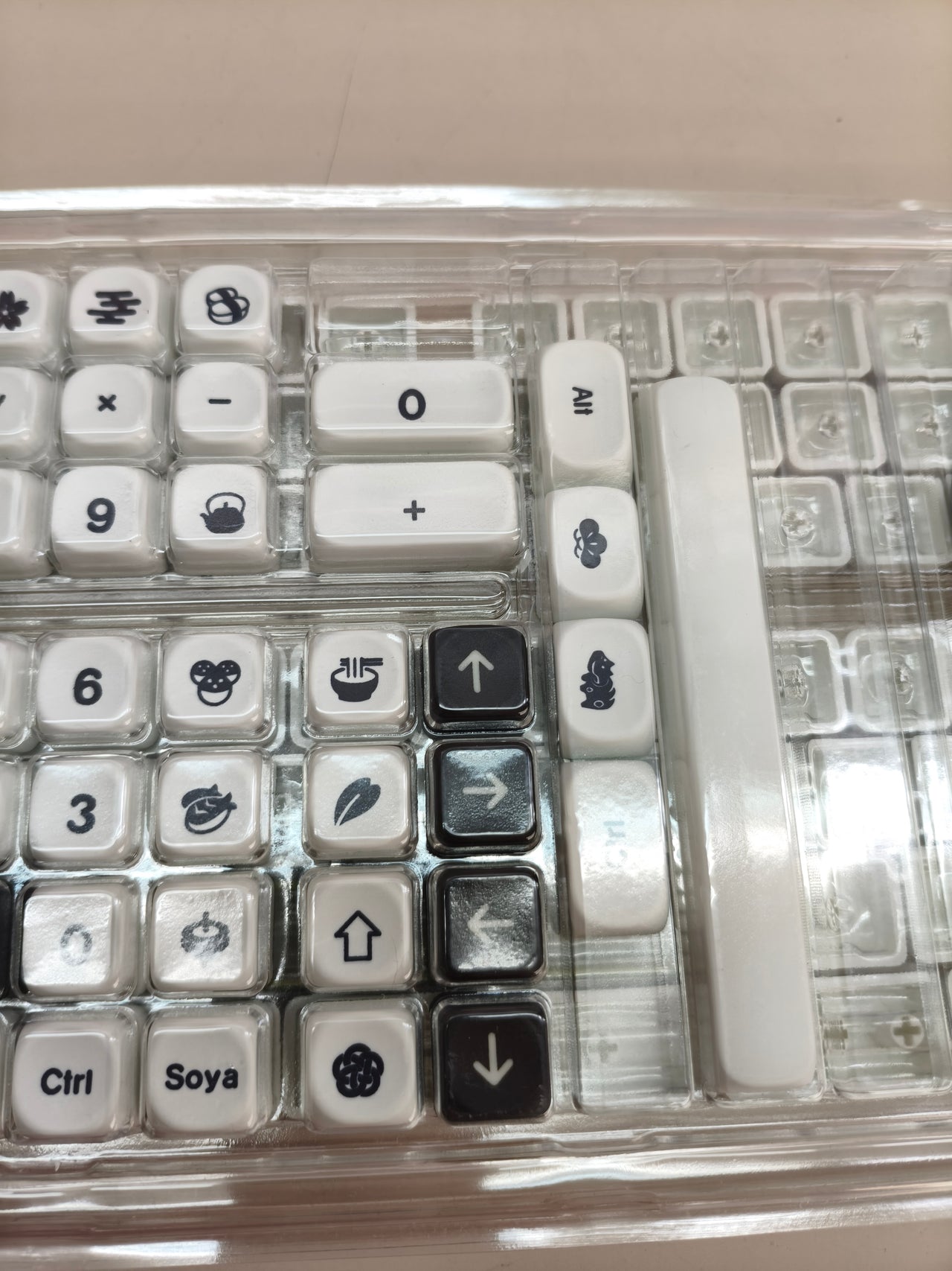 Teclas PBT Womiercon diseño MOA