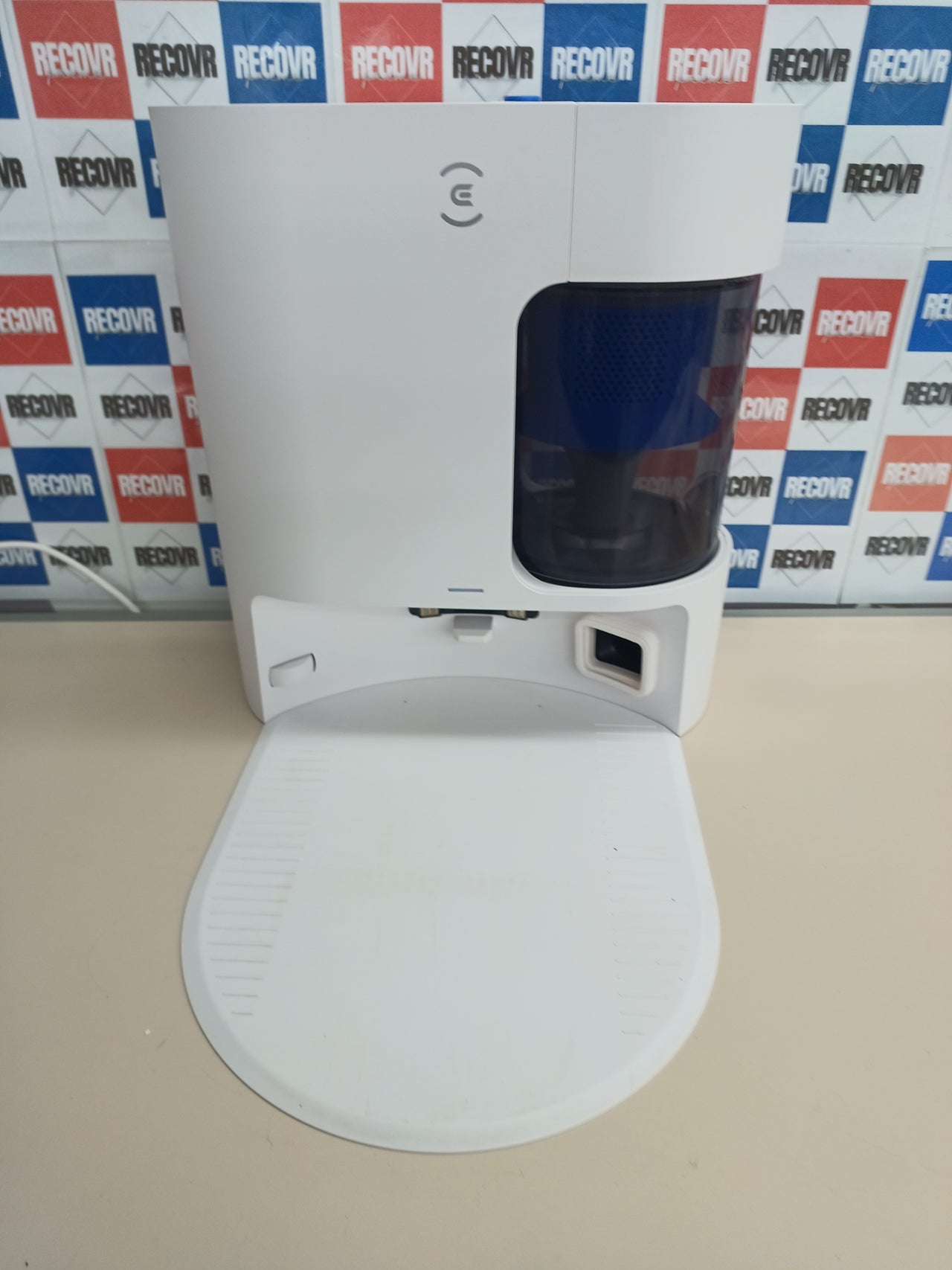 Robot aspirador y fregona con base autovaciado Ecovacs