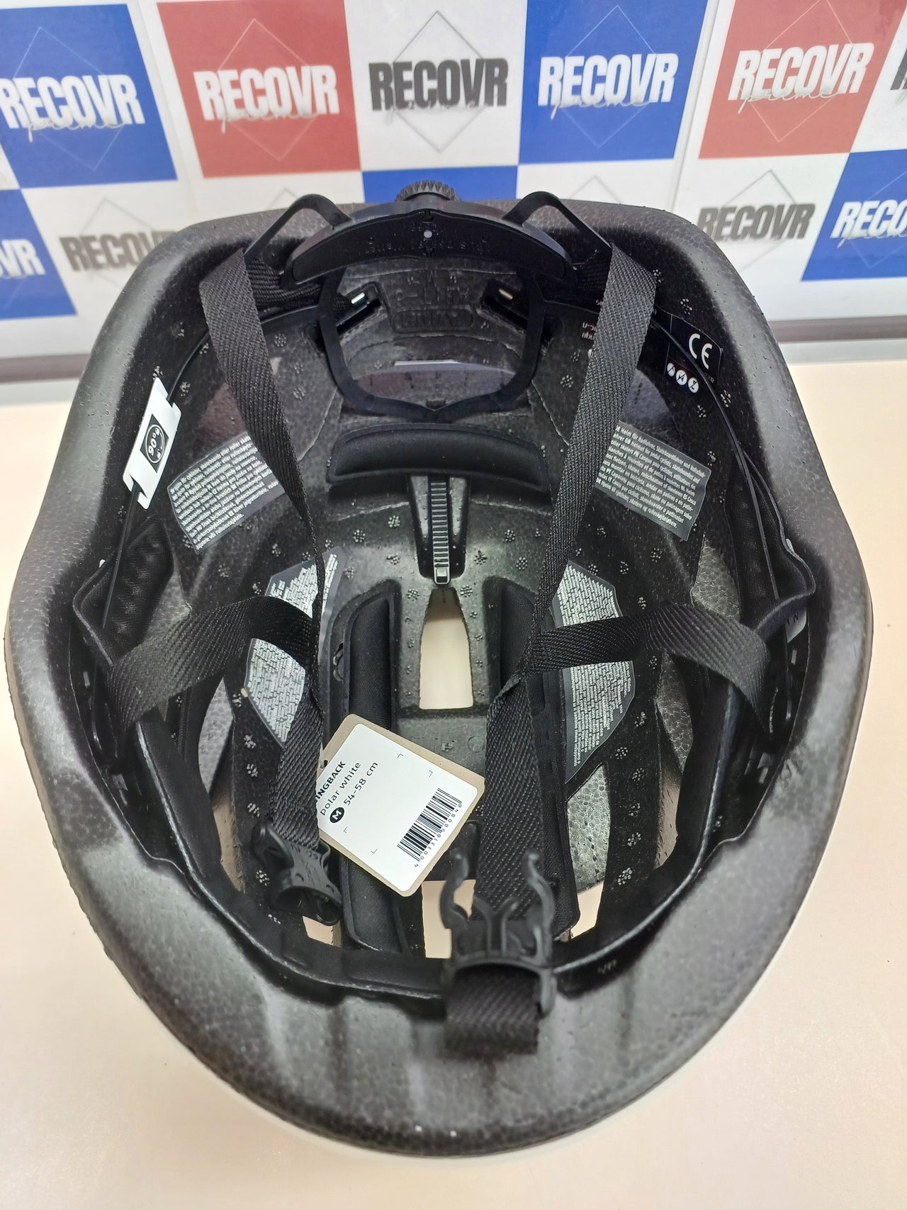 Casco ligero y versátil para ciclismo – Abus WingBack