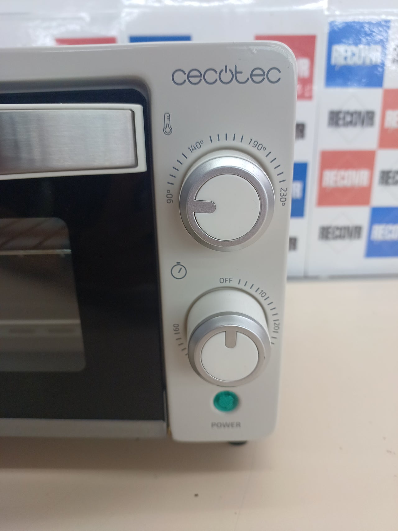 Horno sobremesa 10 L 1000 W con temporizador CECOTEC