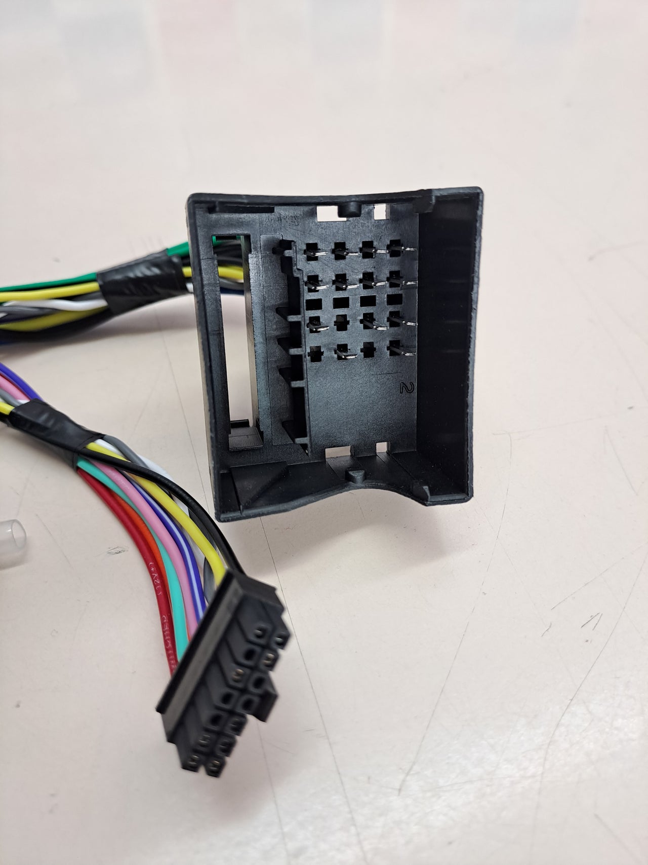 Interfaz para mandos al volante compatible con vehículos Volkswagen.