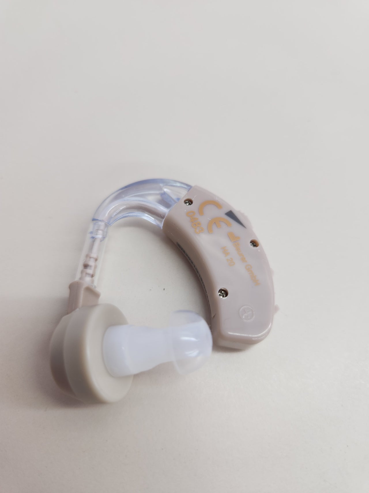 Amplificador Auditivo Beurer HA 20 – Ajustable, 40 dB, Diseño Ergonómico