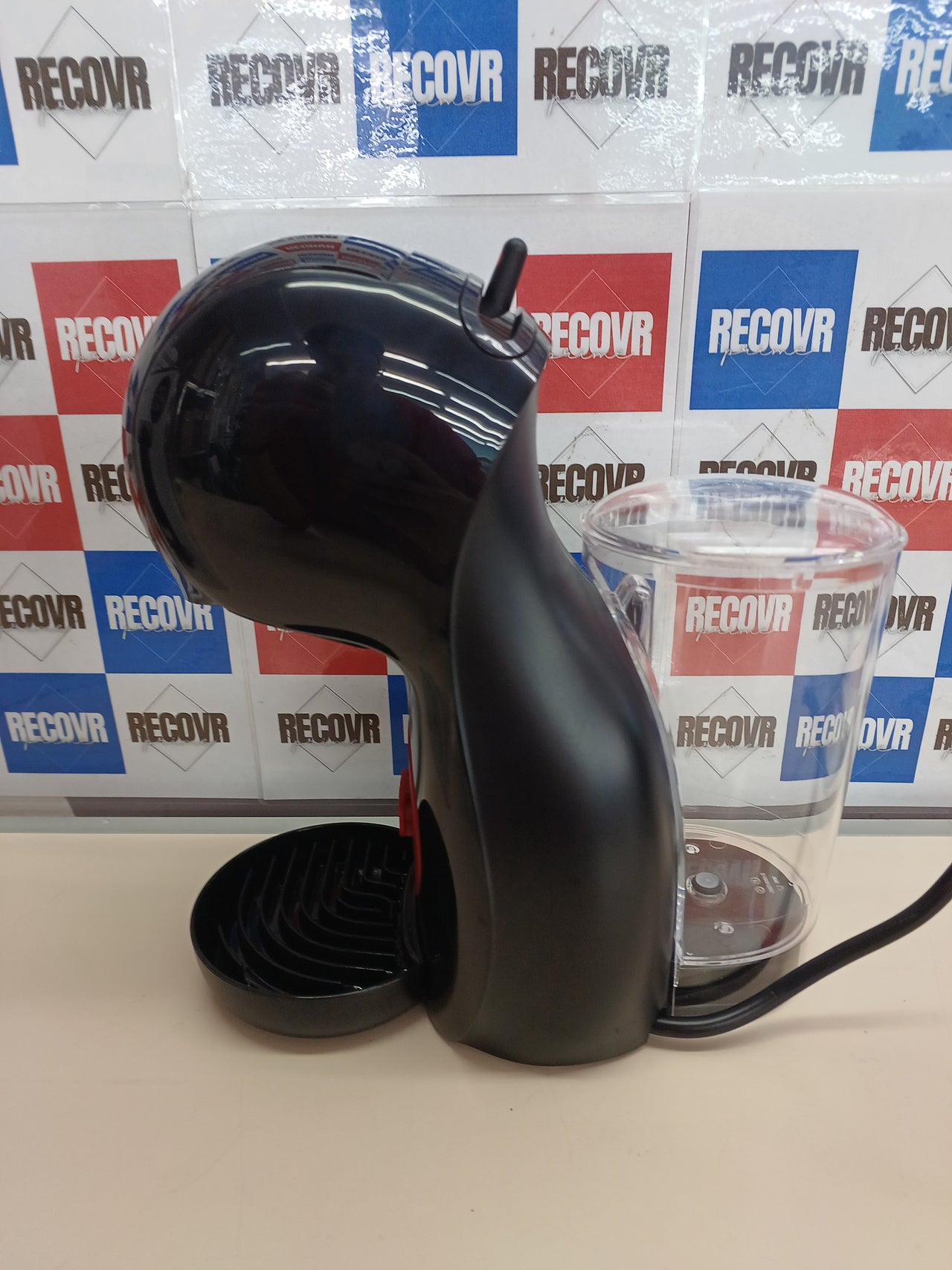 Cafetera cápsulas compacta 1500 W – De'Longhi