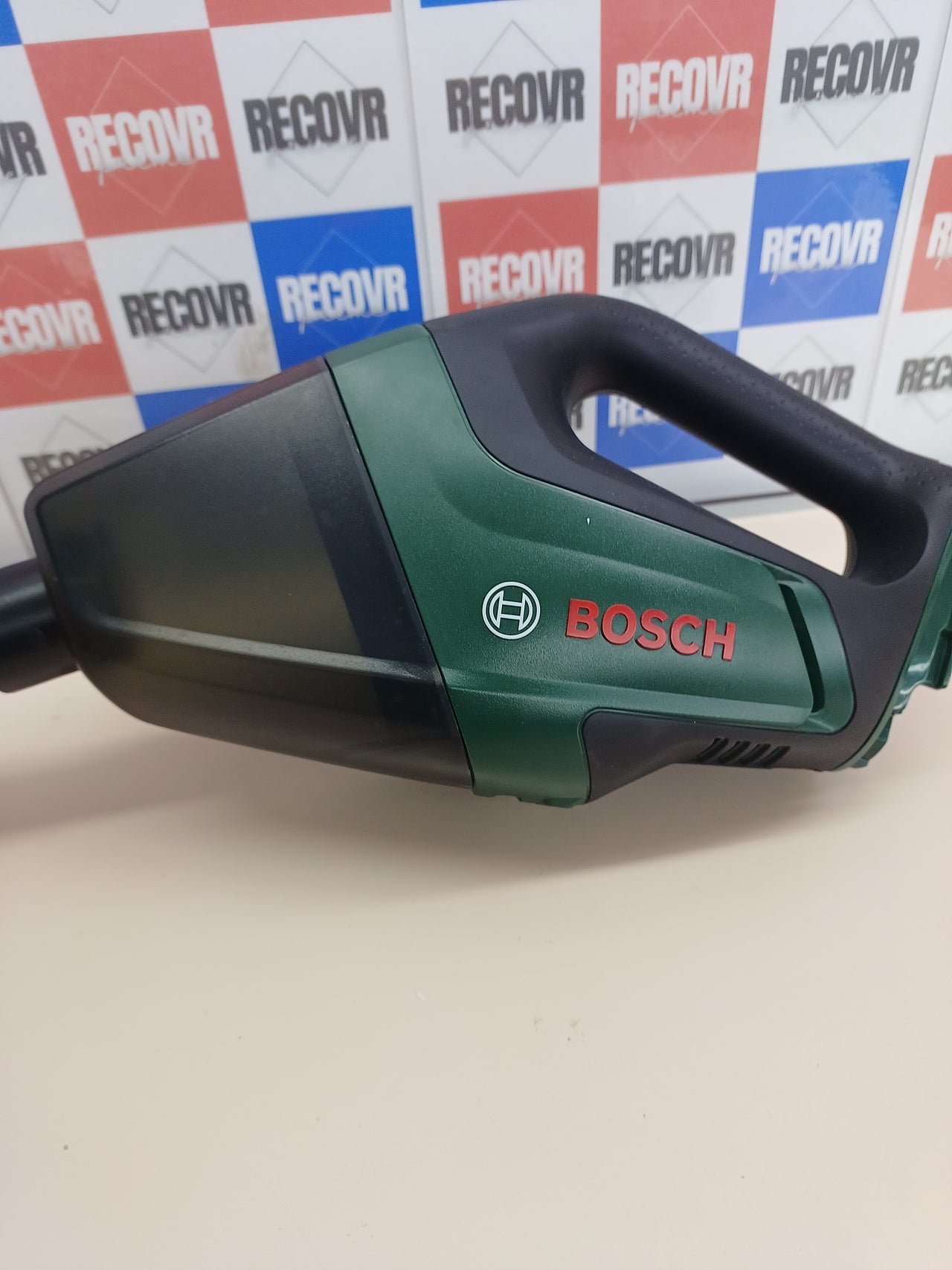 Aspirador batería 18V compacto y versátil BOSCH