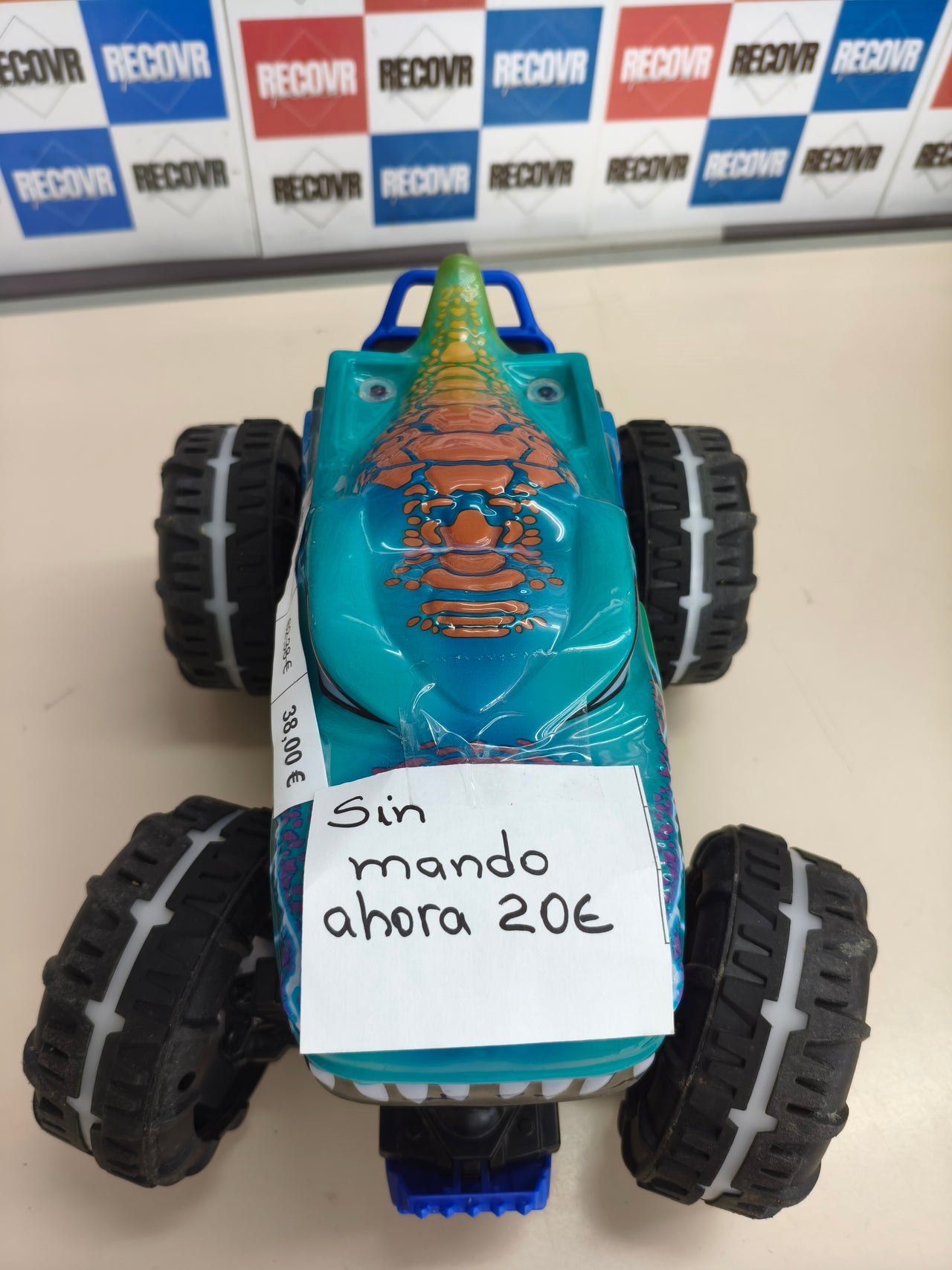 Coche teledirigido Mega-Wrex Hot Wheels