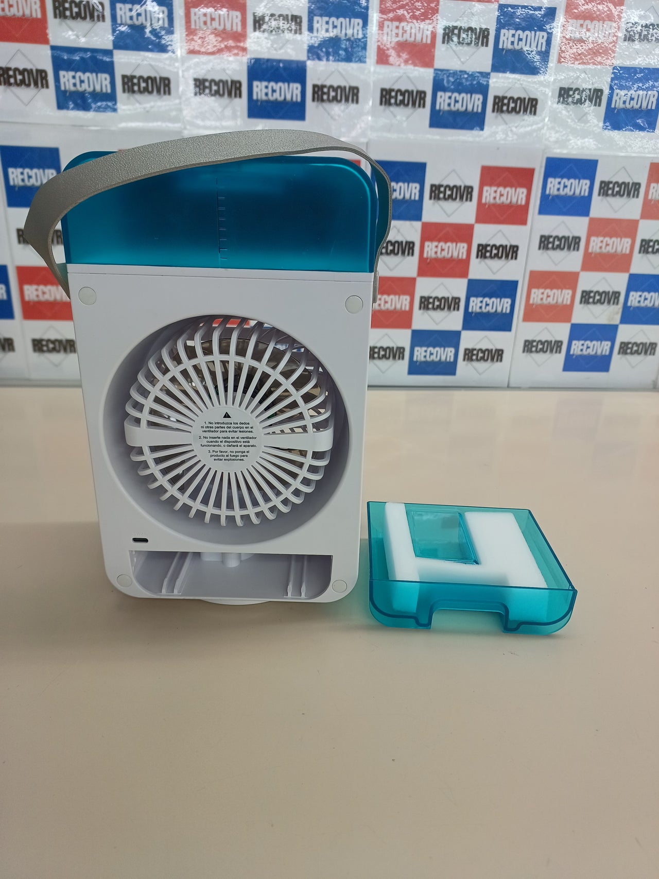 Climatizador sobremesa 500 ml, 4 vel., LED 7 colores CECOTEC