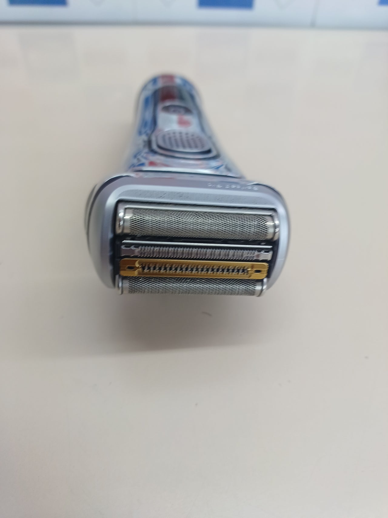 Afeitadora eléctrica húmedo/seco 60 min base viaje Braun