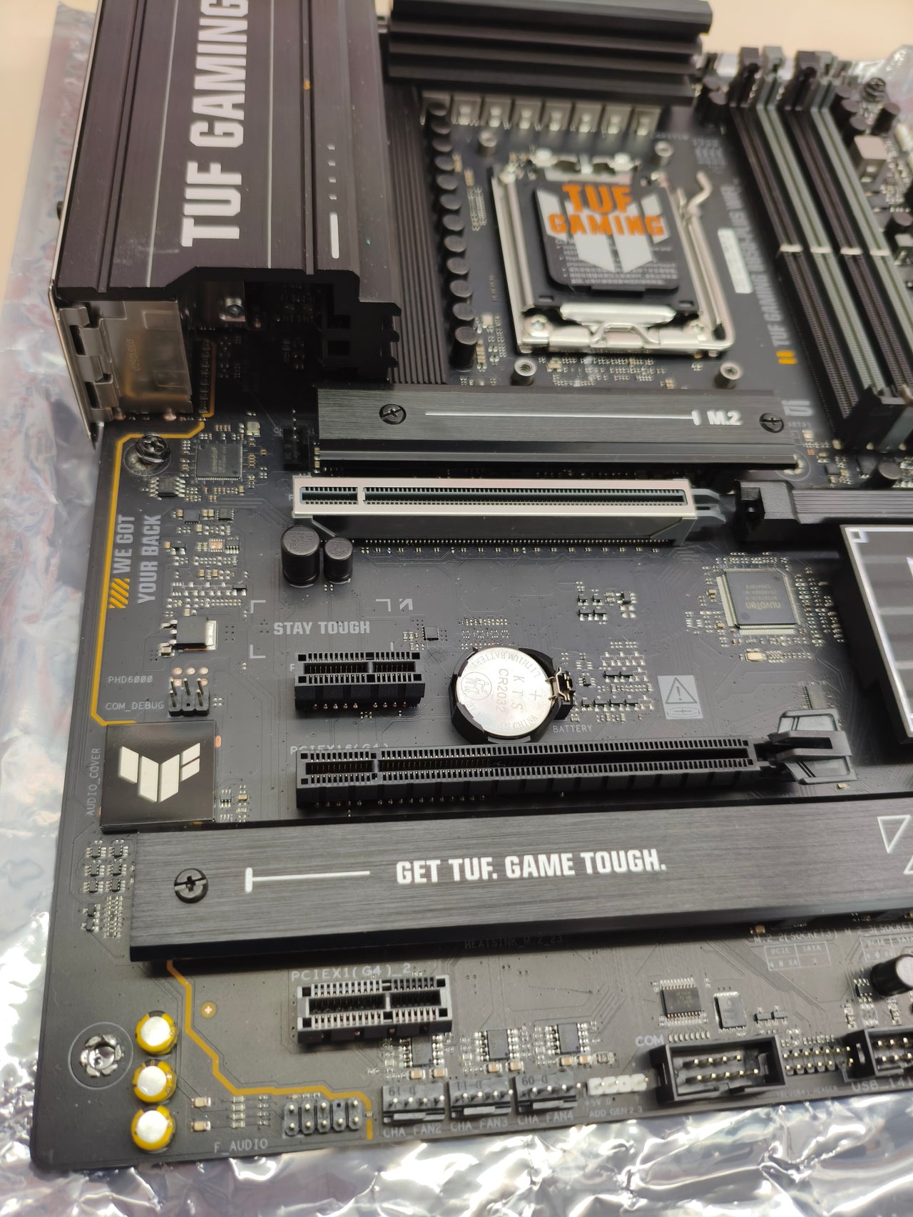 Placa base ASUS TUF GAMING B850-PLUS WIFI ATX para AMD Ryzen DDR5