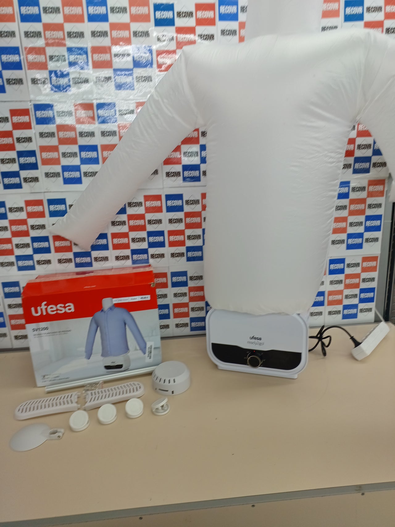 Maniquí planchado y secado 2 en 1 1200 W elimina arrugas y olores - Ufesa SV1200