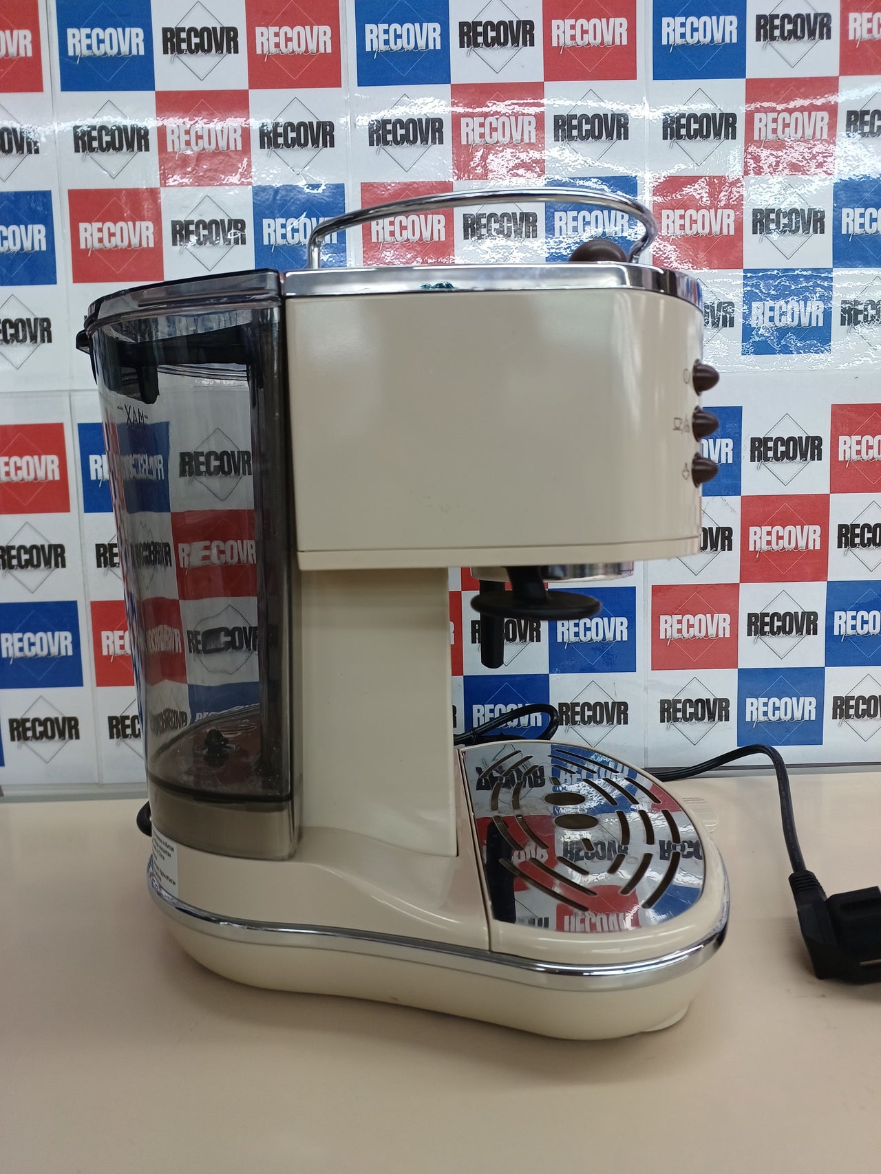 Cafetera Espresso 1,4 L, 1100 W, 2 Cups De'Longhi