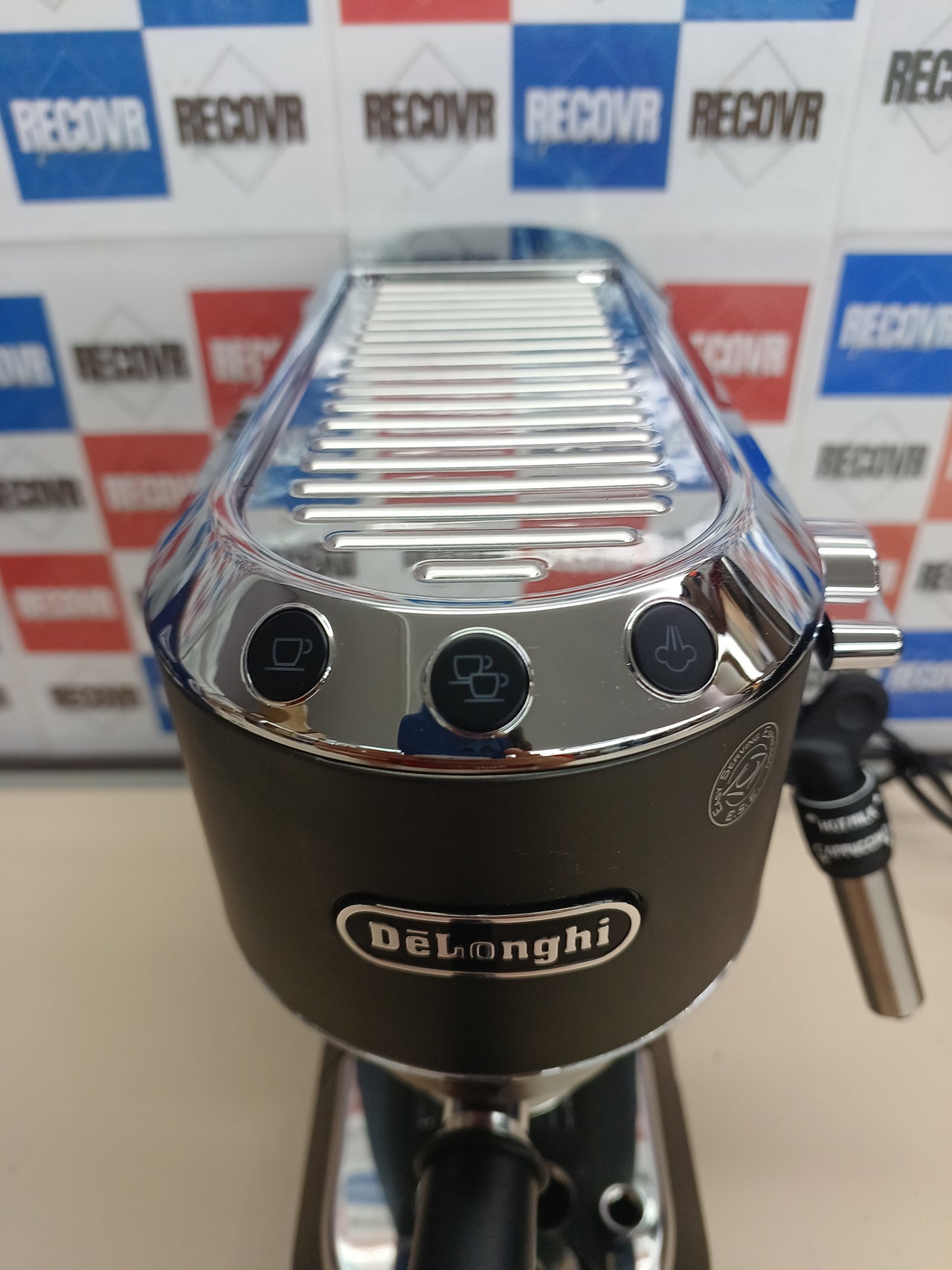 Cafetera espresso acero inox 1,3 L – De'Longhi
