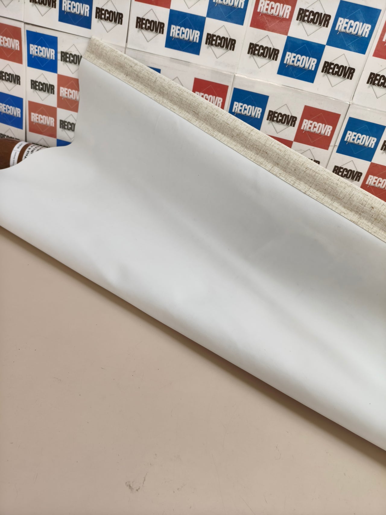 Estor enrollable opaco a medida Blindecor color lino (150 × 230 cm)